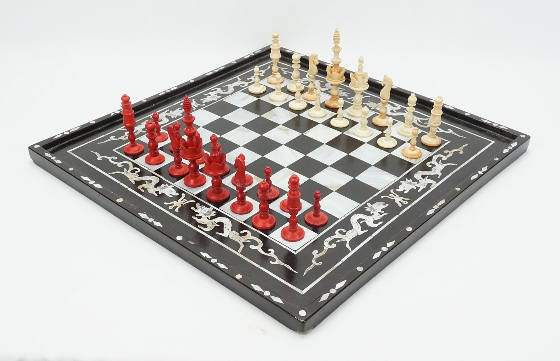 KAO SENGCHANG CHINKIANG Schachspiel mit Brett, Anfang 20. Jh. - Bild 2 aus 3