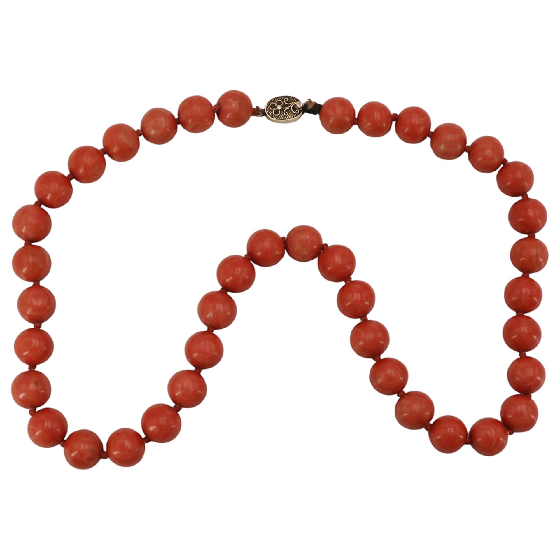 Halskette aus roten Korallenperlen