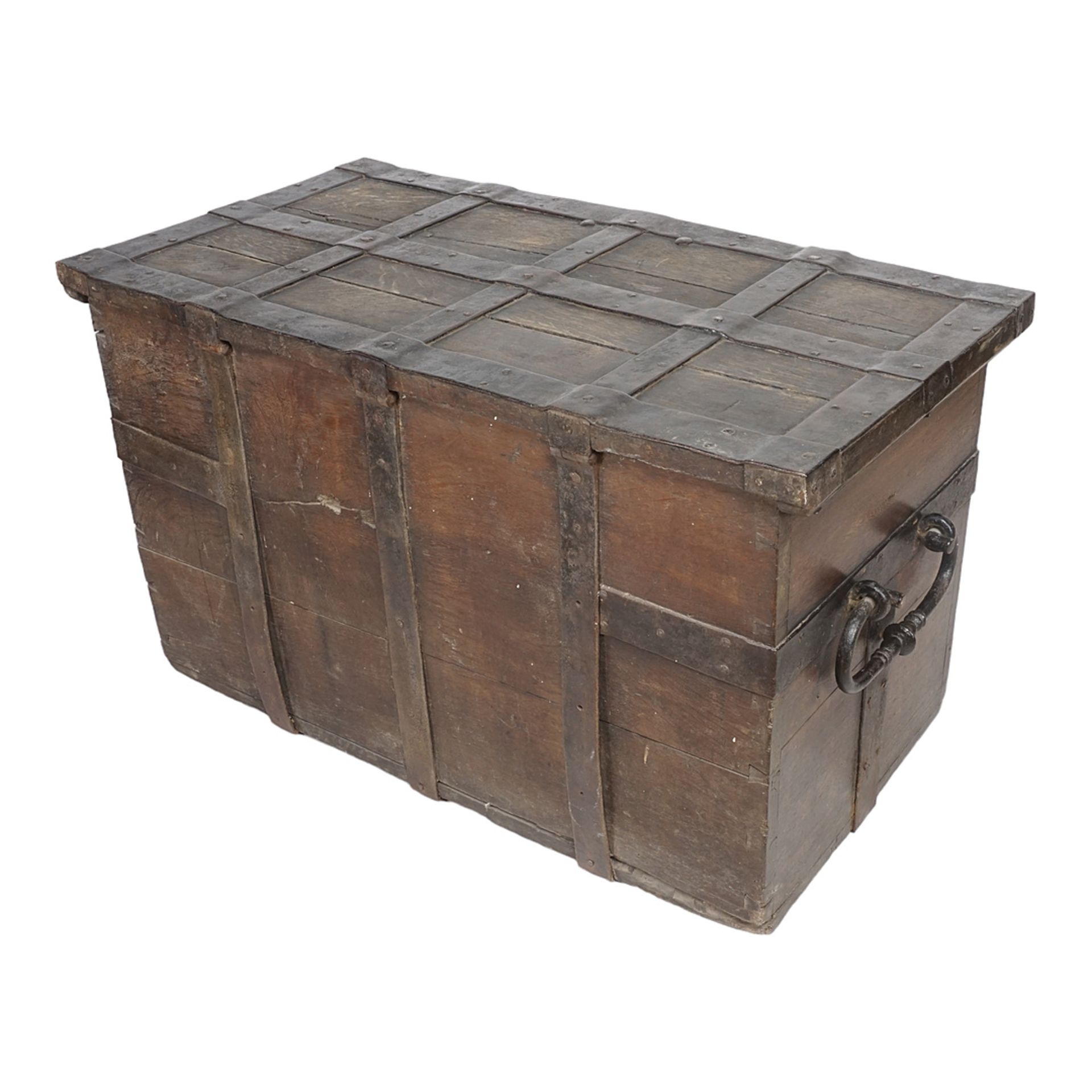 Heavy travel chest, German, oak - Image 4 of 5