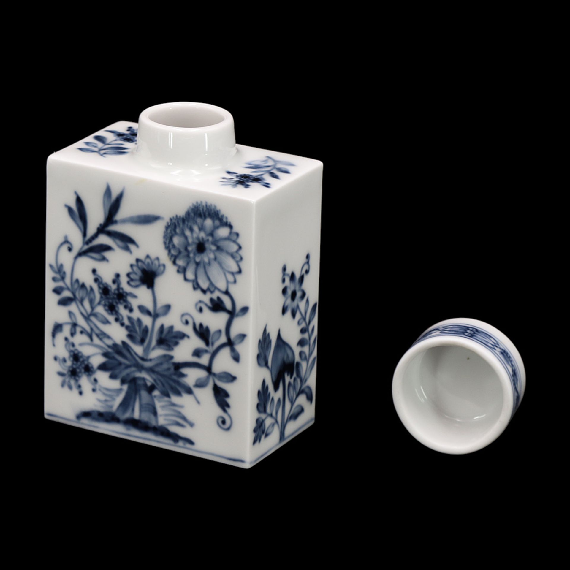 Meissen tea caddy with onion pattern, 1985 - Image 3 of 4