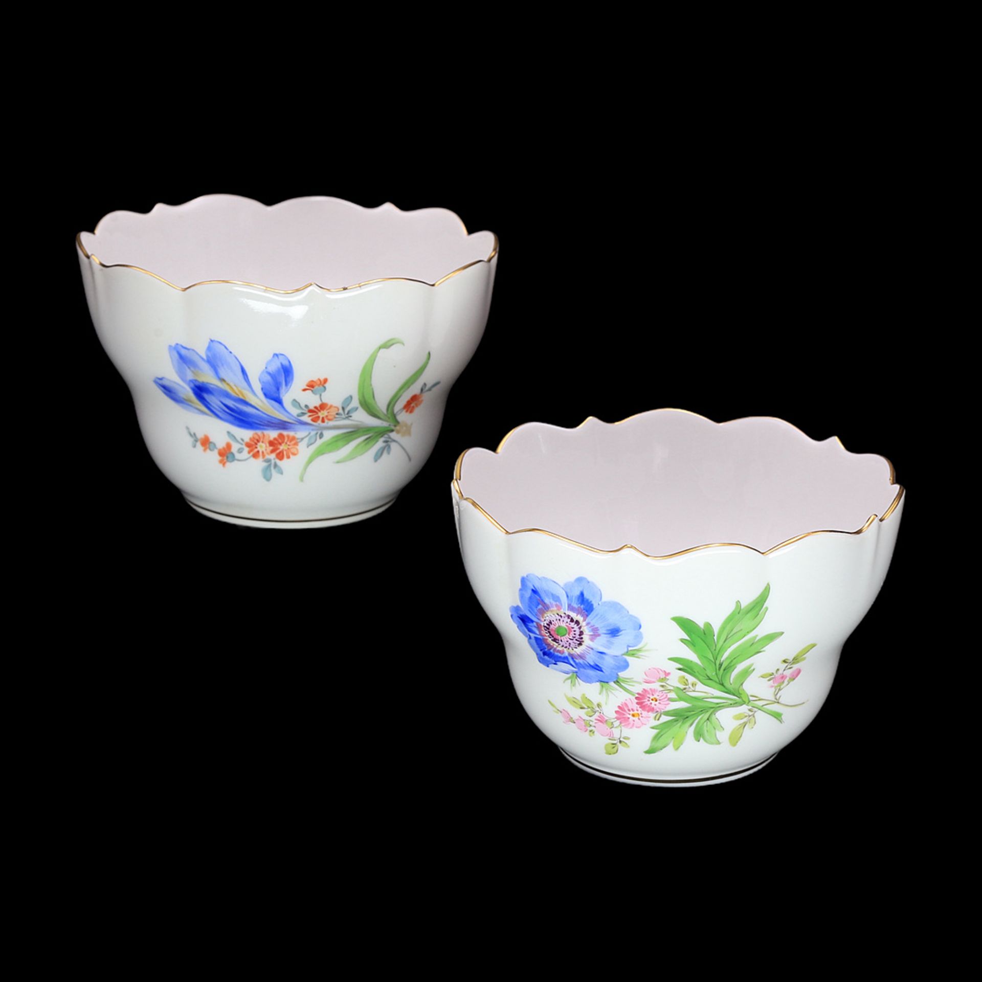 Zwei Meissen Schalen mit Bunter Blume