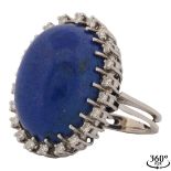 Oppulent ring with lapis lazuli and diamonds