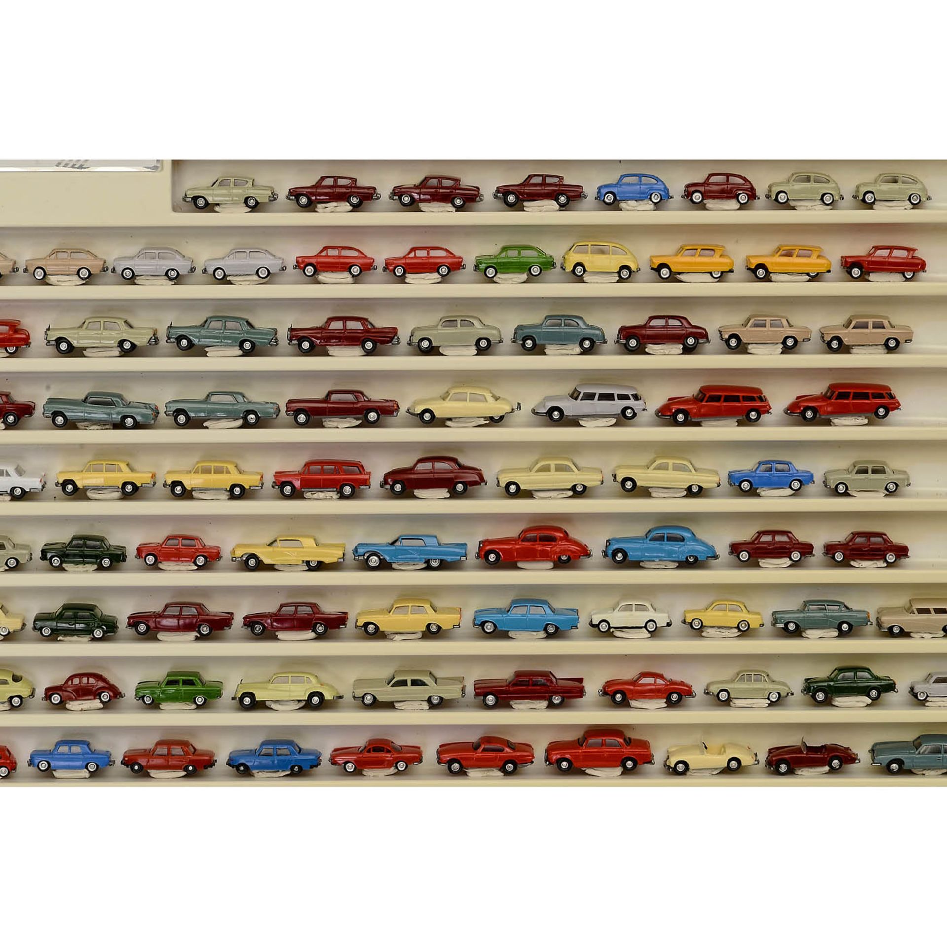 Large Collection of 1:87 Scale Model Cars - Image 3 of 9