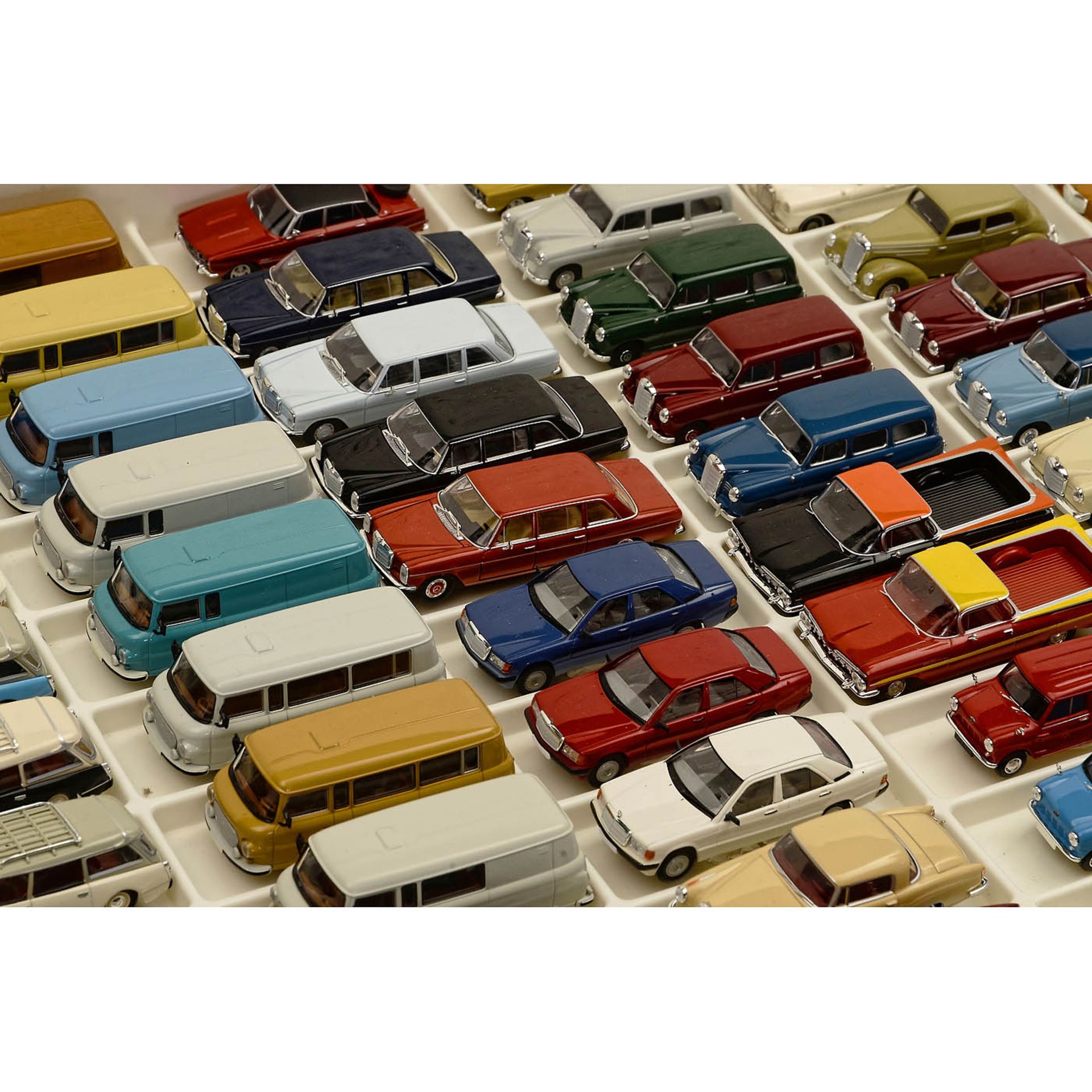 Large Collection of 1:87 Scale Model Cars - Image 4 of 9