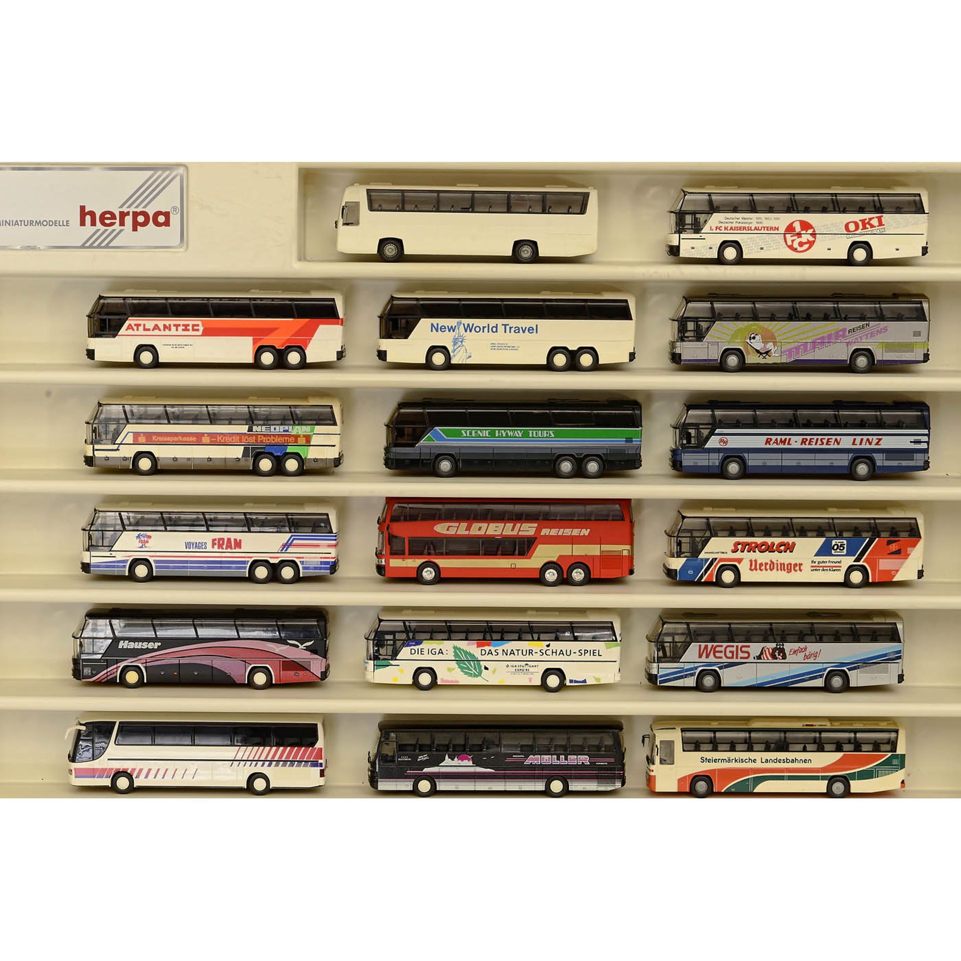 Large Collection of 1:87 Scale Model Buses - Image 9 of 9