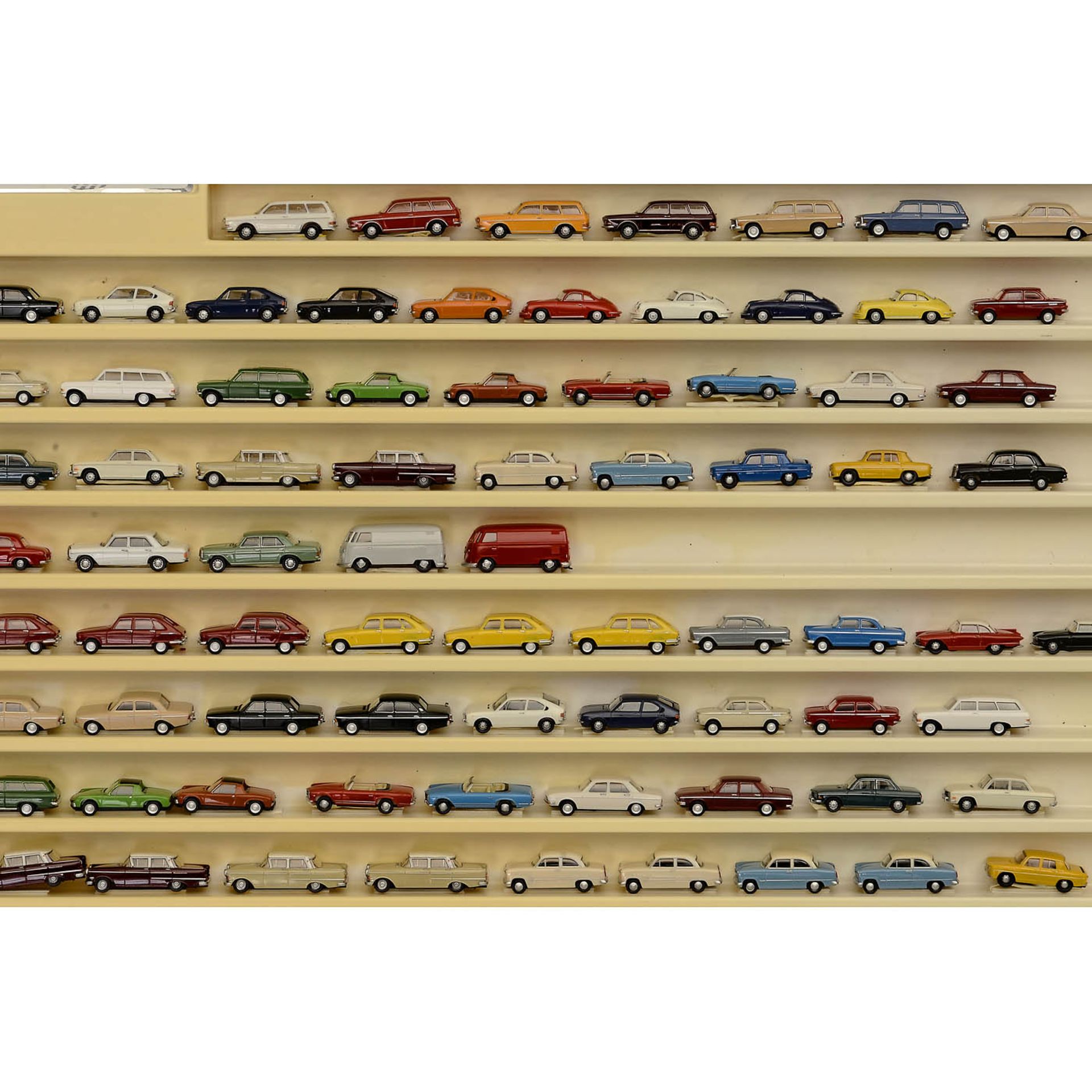 Large Collection of 1:87 Scale Model Cars - Image 4 of 9