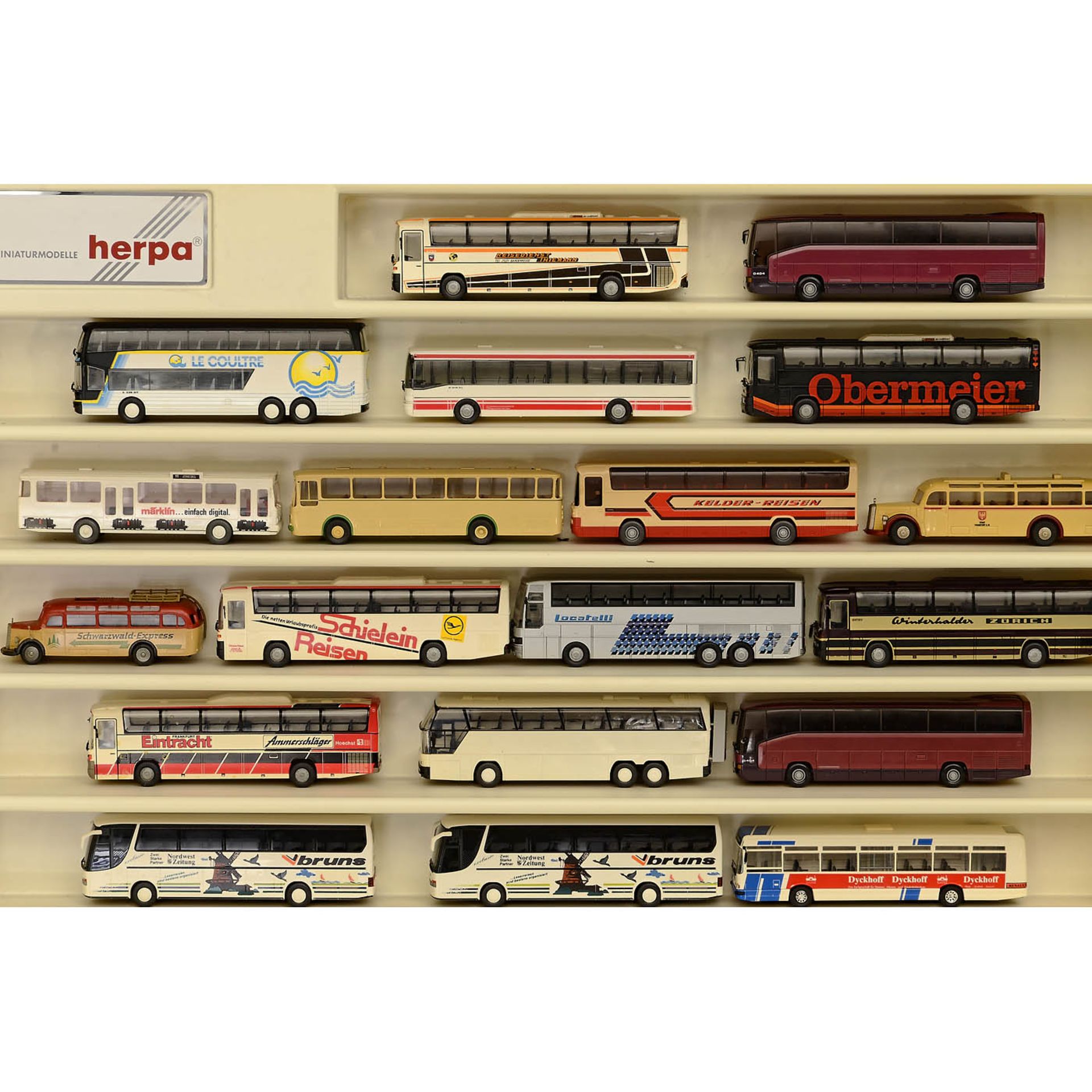 Large Collection of 1:87 Scale Model Buses - Image 8 of 9