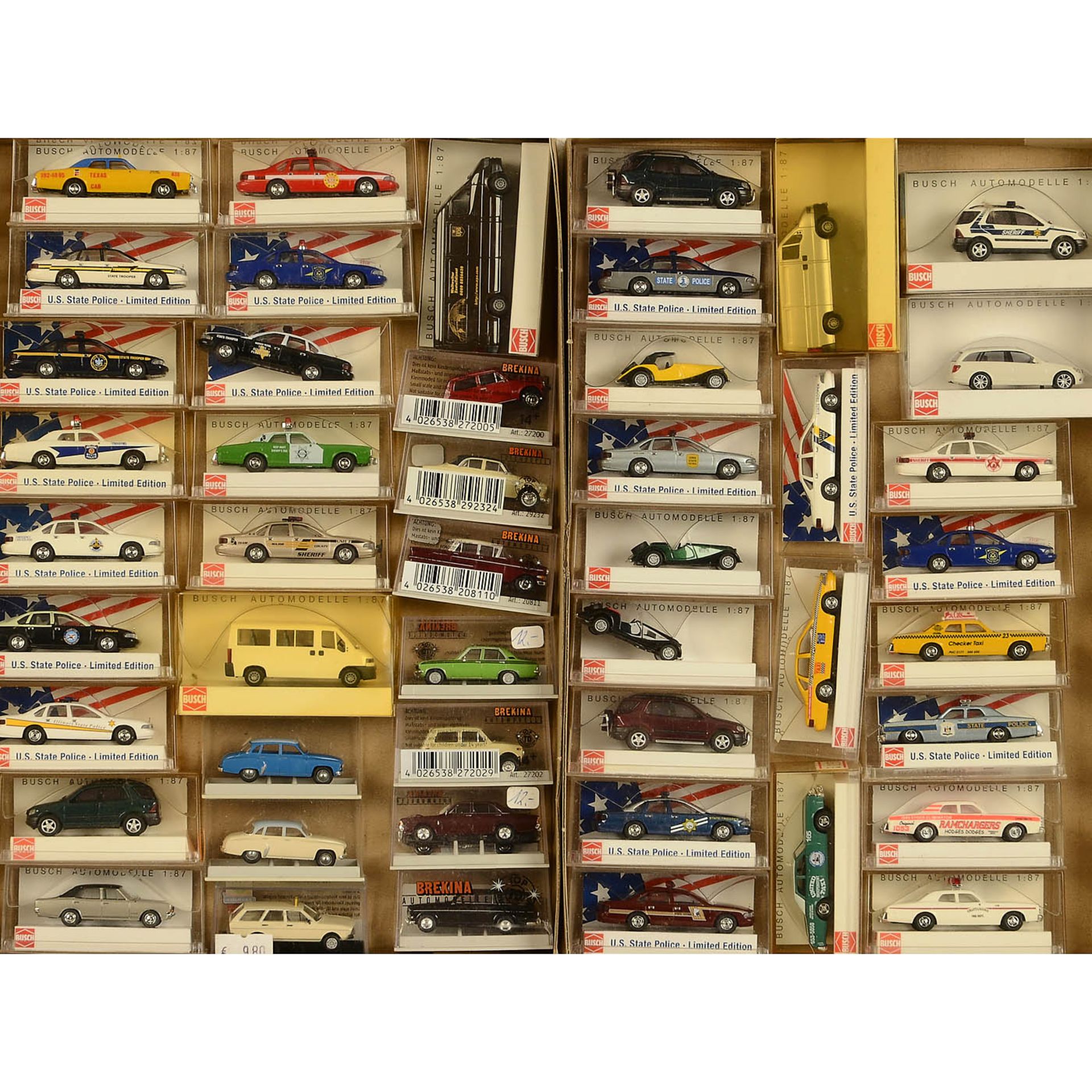 Large Collection of 1:87 Scale Model Cars and Transporters - Image 5 of 5