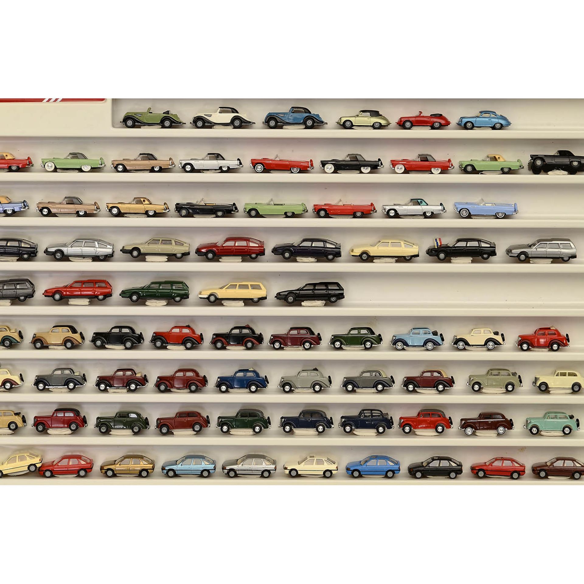 Large Collection of 1:87 Scale Model Cars - Image 5 of 9
