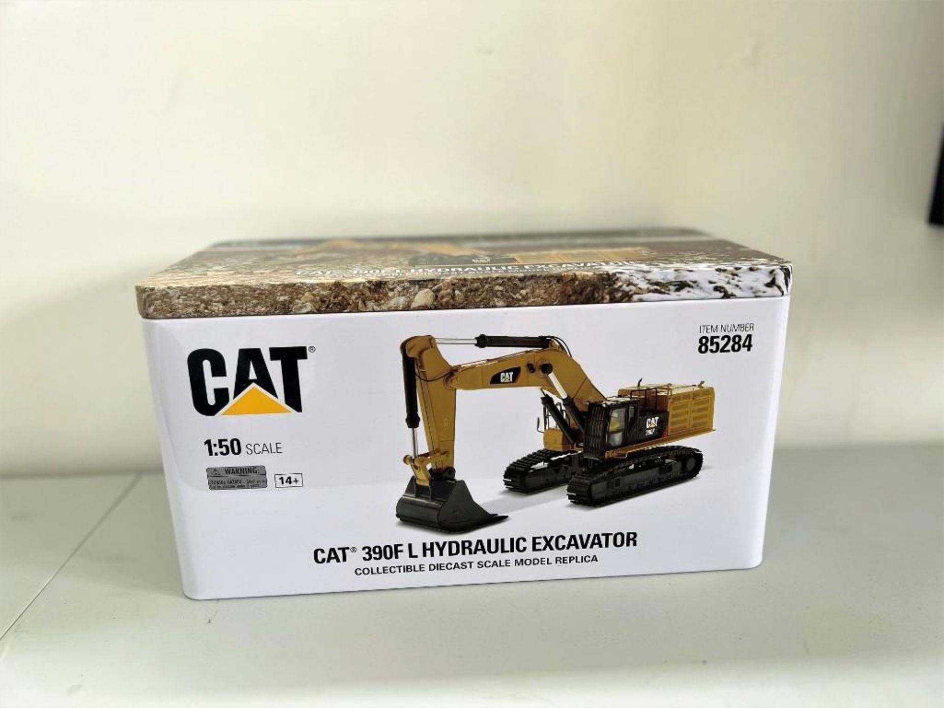 CAT 390F L Hydraulic Excavator 1:50 Scale Replica - Die Cast Metal - Image 5 of 7