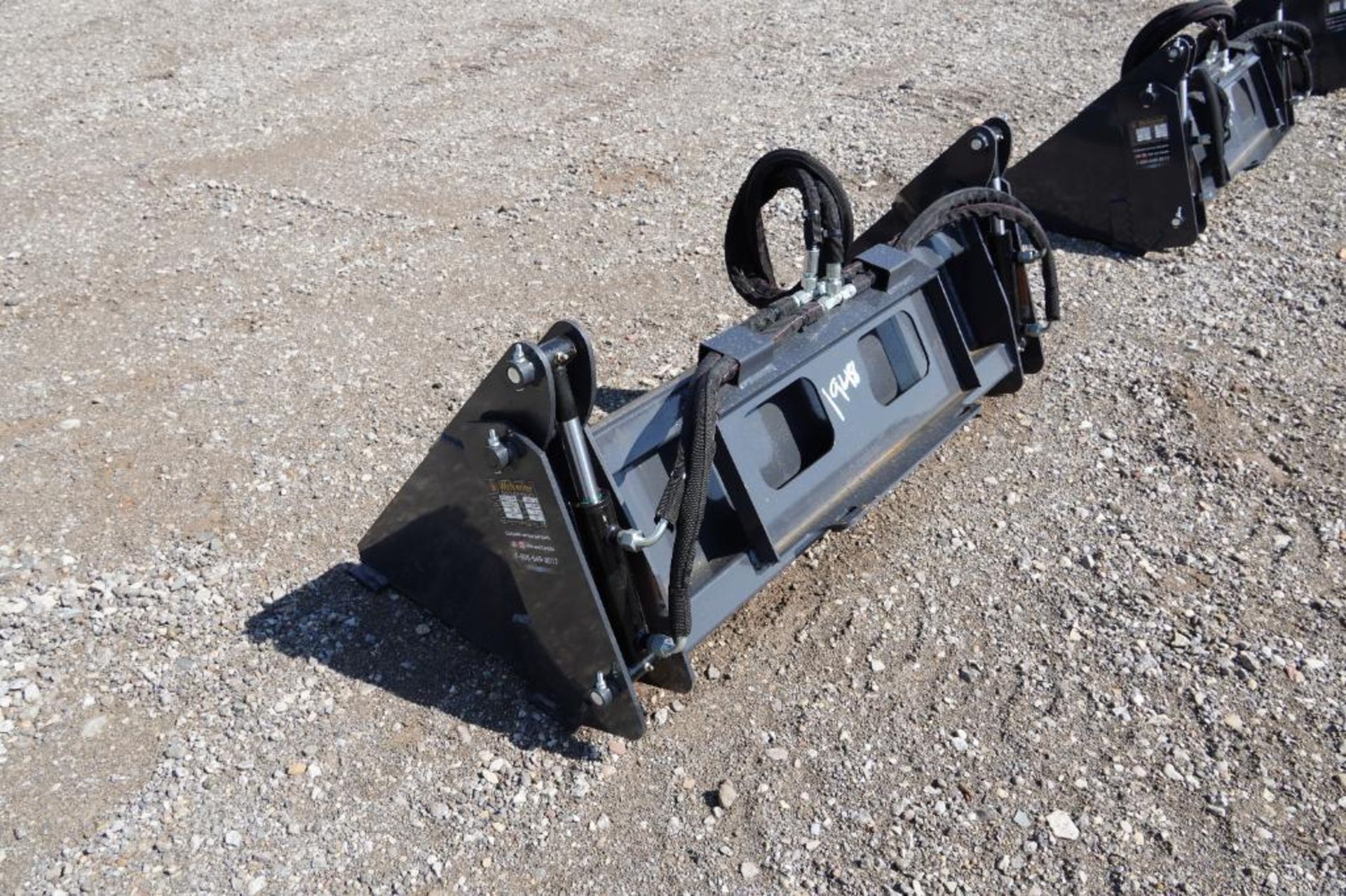 New Mini Skid Steer Wolverine Combination Bucket Attachment - Image 3 of 5