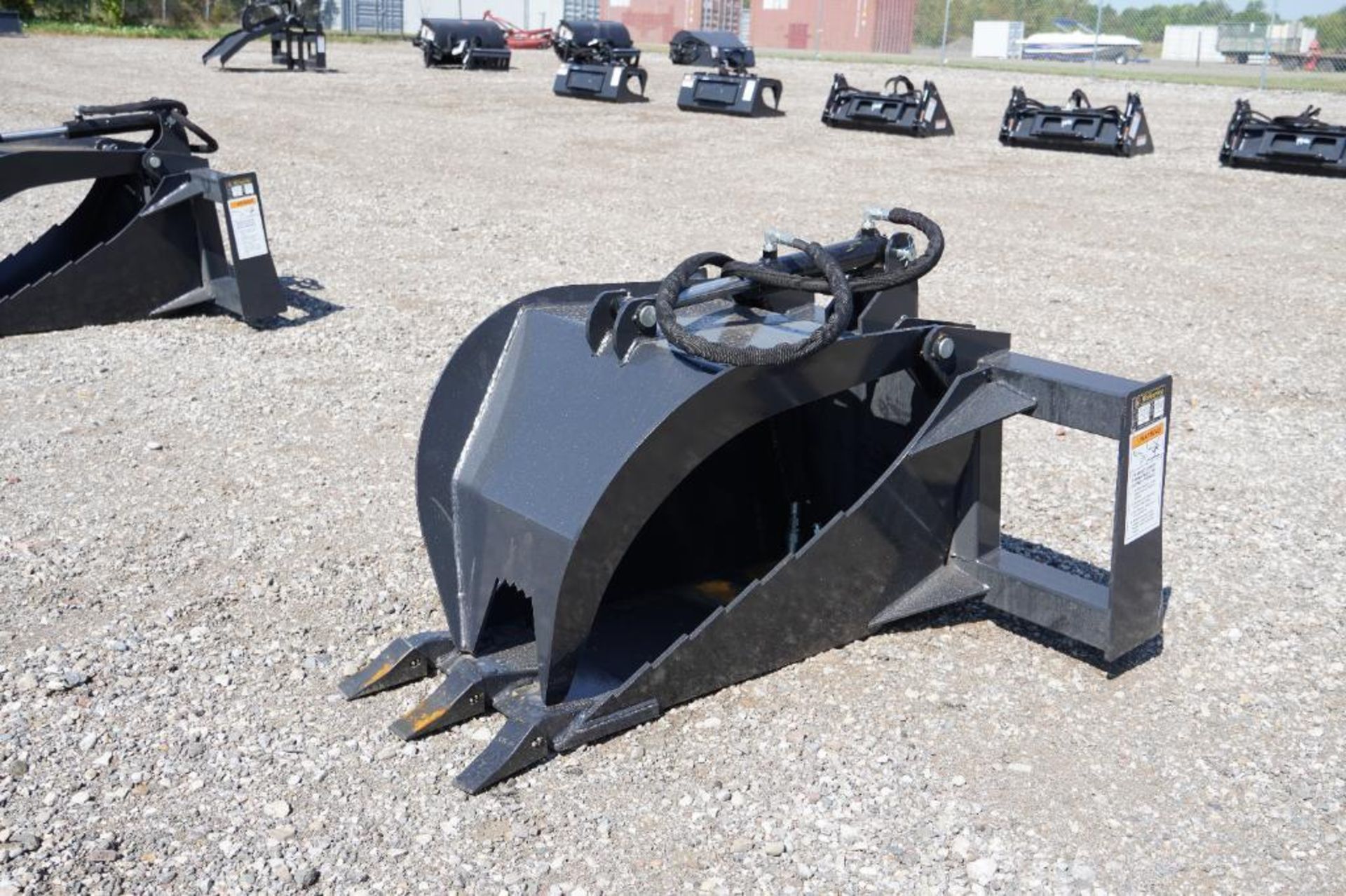 New Skid Steer Wolverine Stump Grapple Attachment - Image 2 of 5