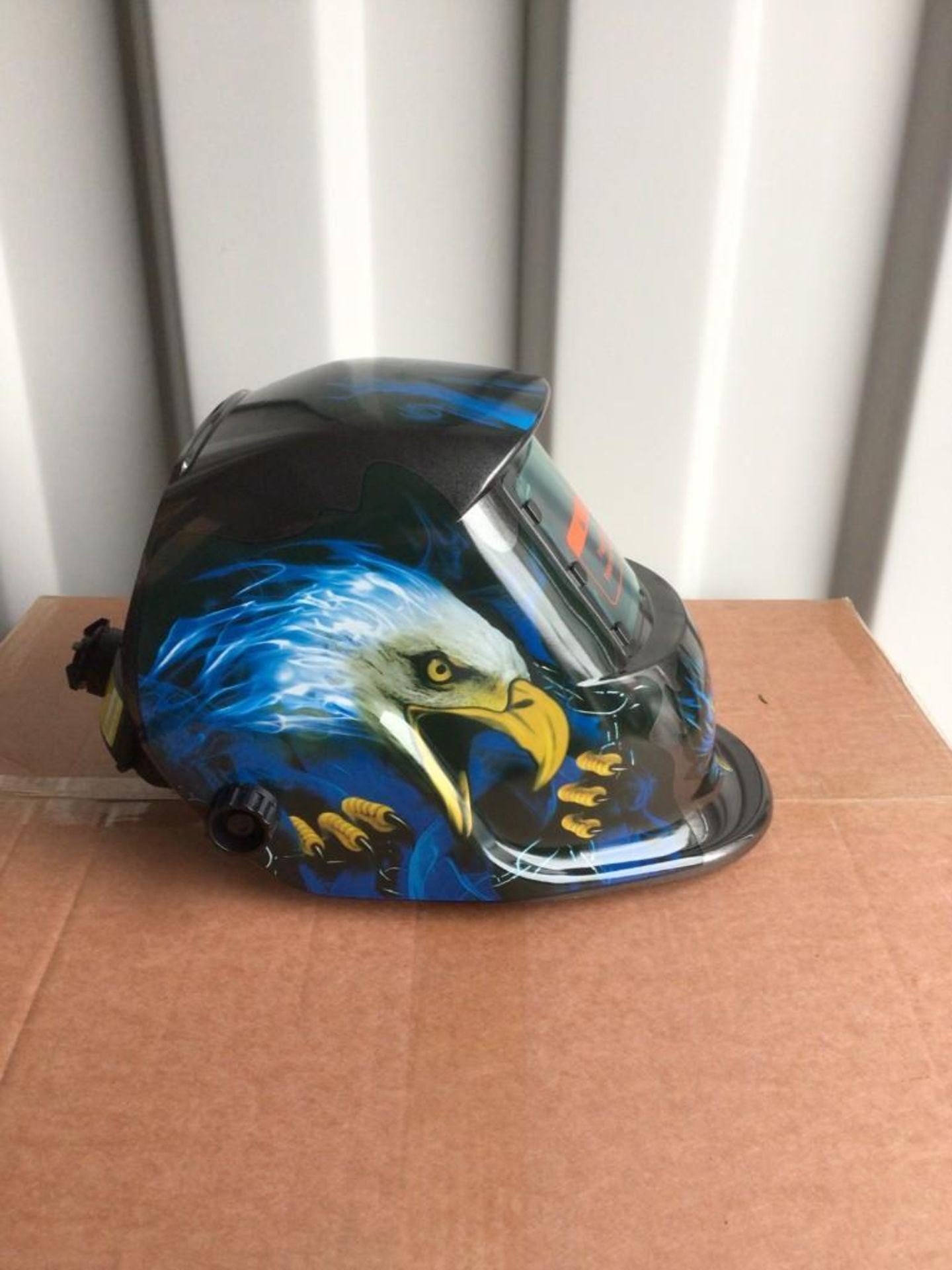 New Auto Darkening Welding Helmet - Image 3 of 7