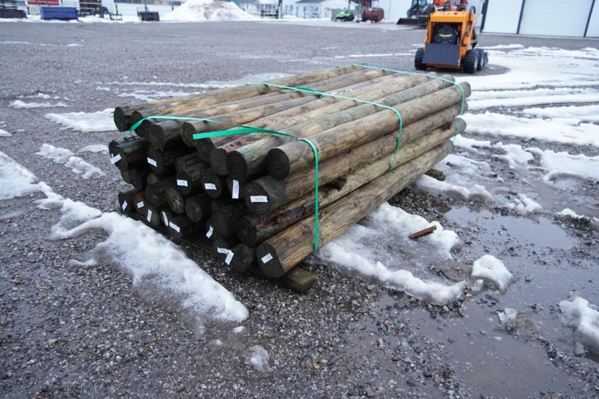 Southern Yellow Pine Fence Posts - Image 4 of 5