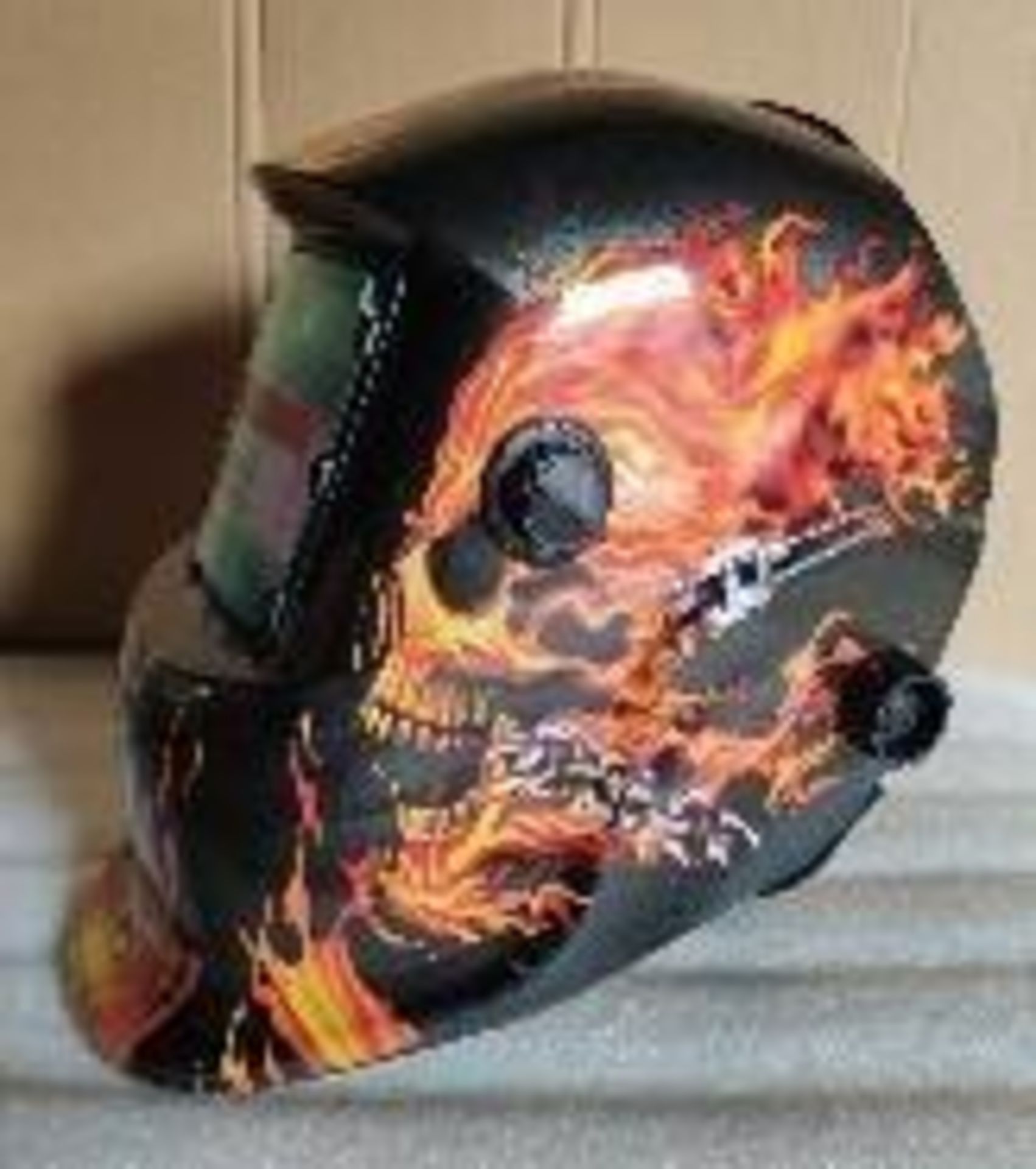 New Auto Darkening Welding Helmet - Image 2 of 7