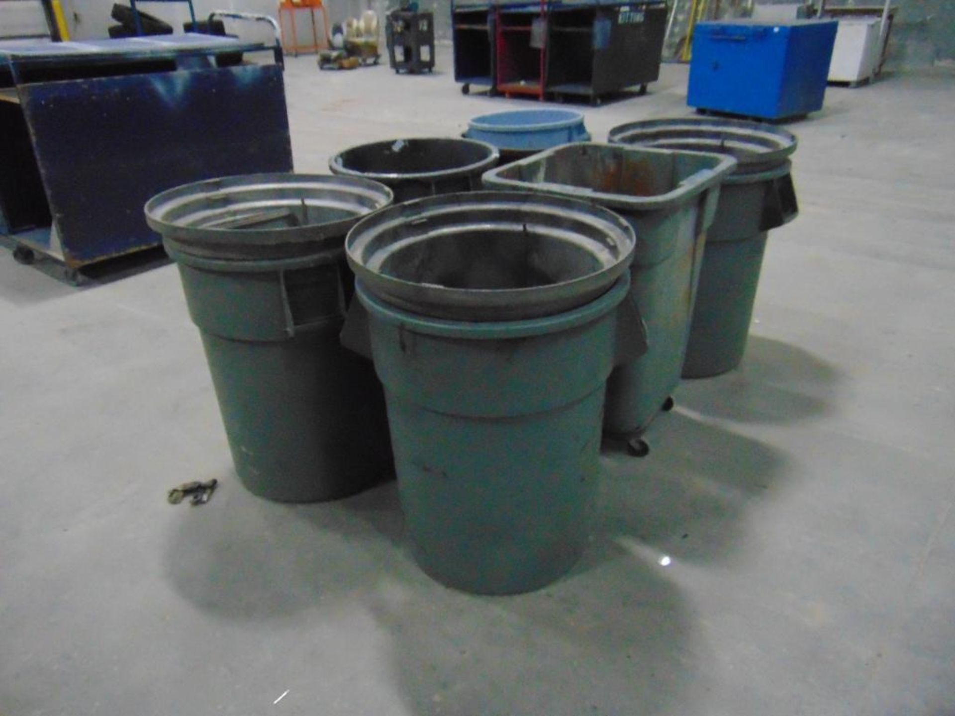 Lot of Trash Cans* - Image 4 of 4