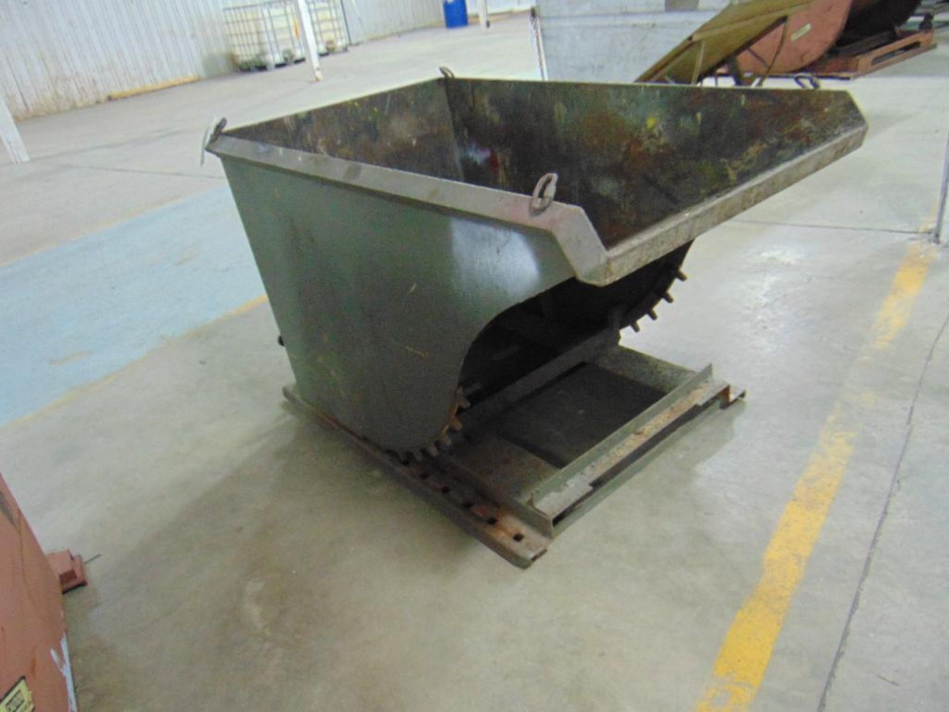 1.5 Yard Self Dumping Hopper* - Image 4 of 4