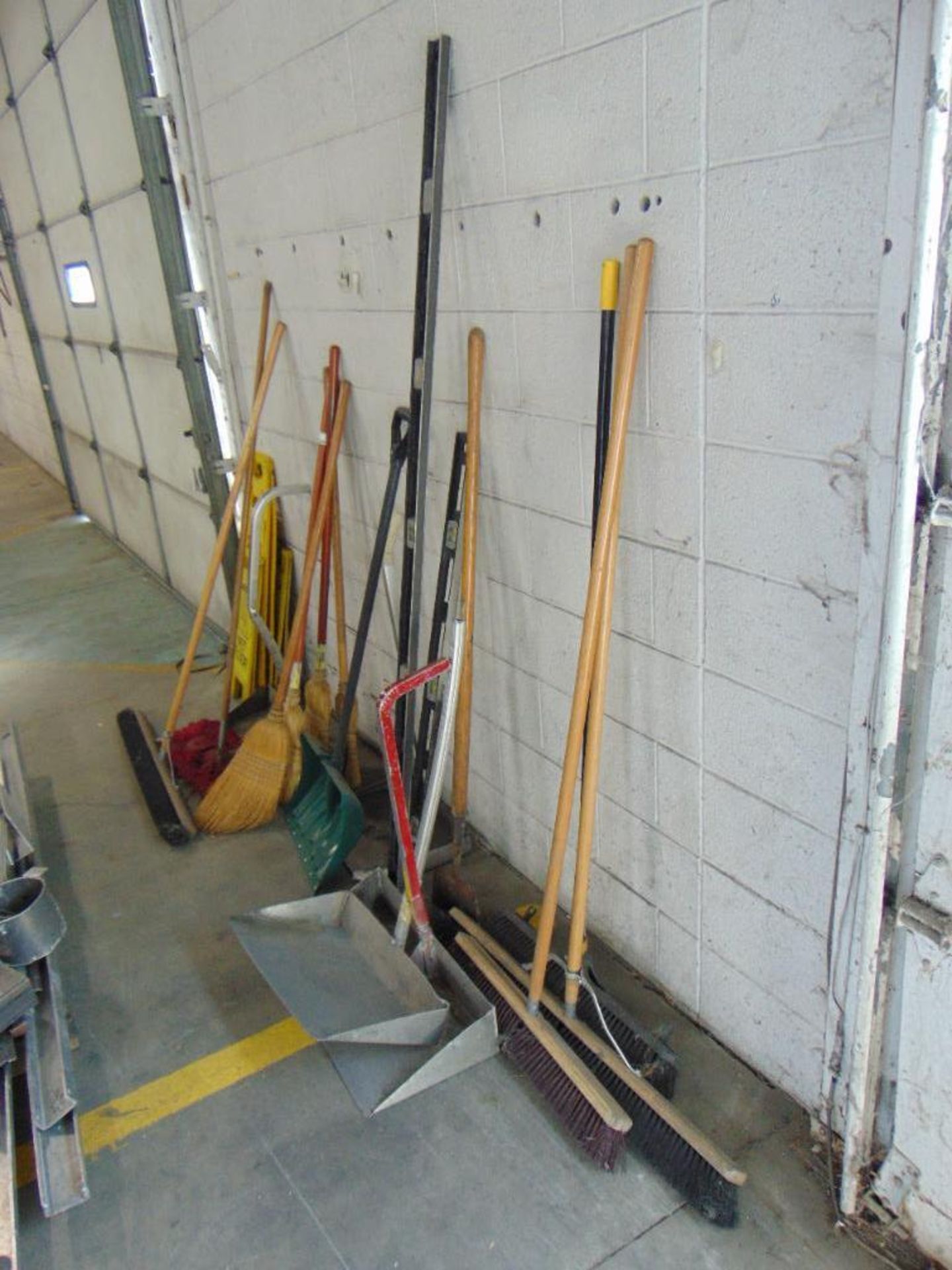 Lot of Handled Tools - Image 2 of 2