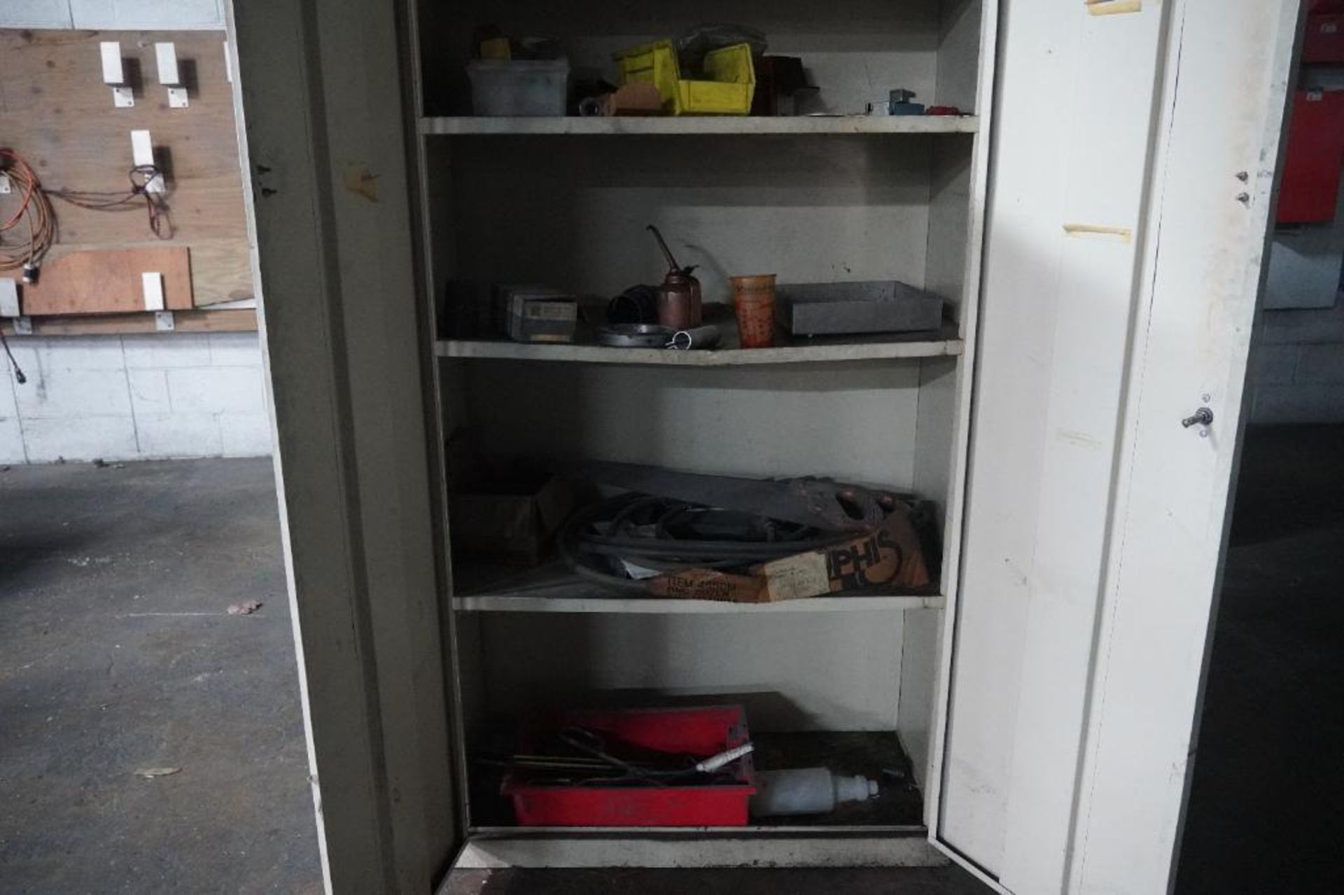 Metal Storage Cabinet - Image 5 of 5