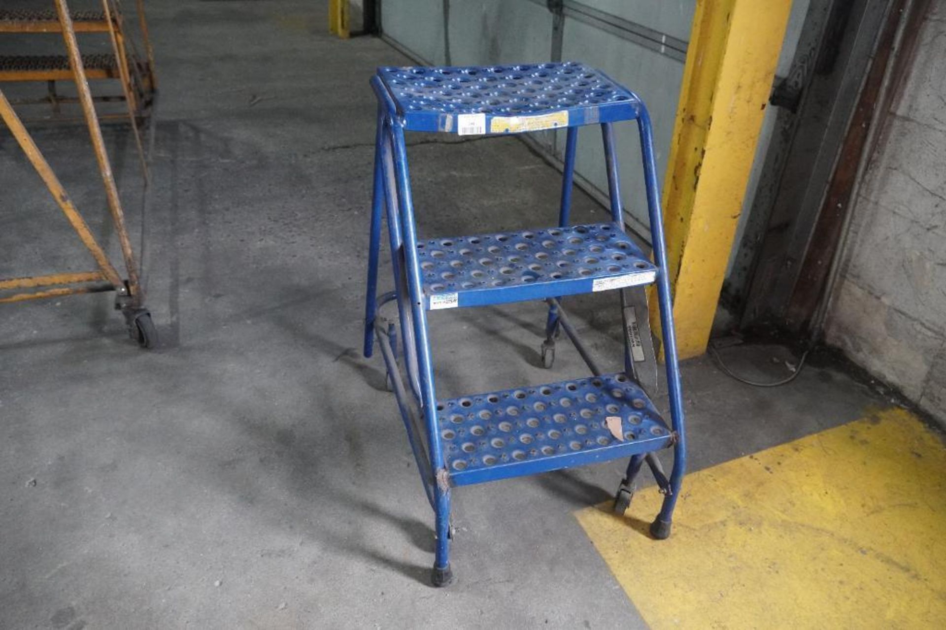 3 Step Rolling Safety Ladder