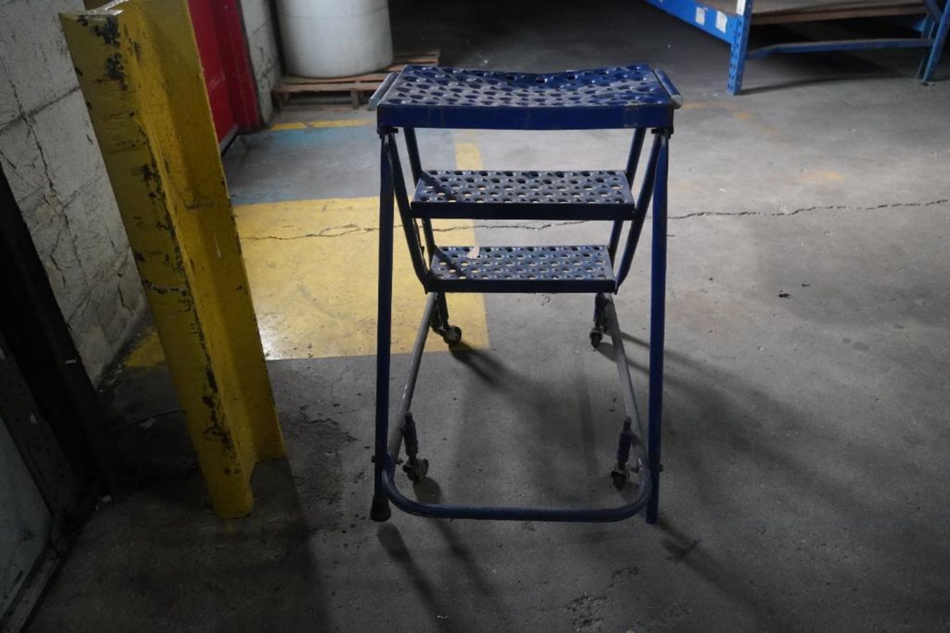 3 Step Rolling Safety Ladder - Image 3 of 4