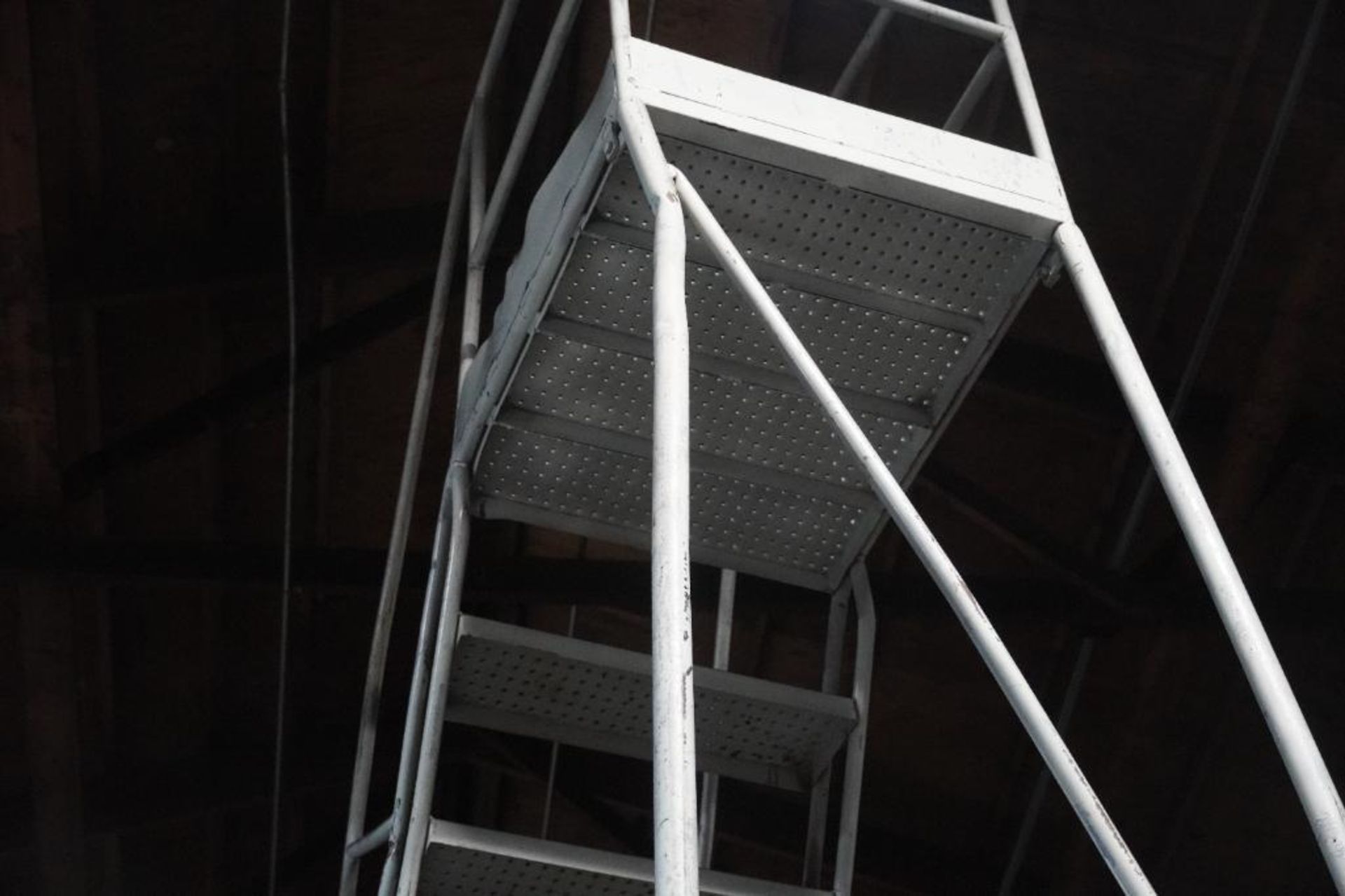 16 Step Safety Ladder - Image 6 of 7