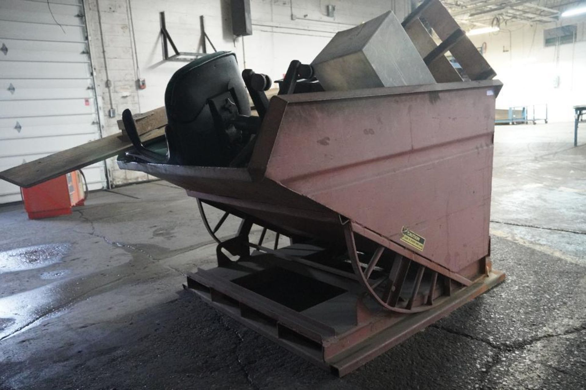 2.5 Yard Self Dumping Hopper - Image 2 of 4