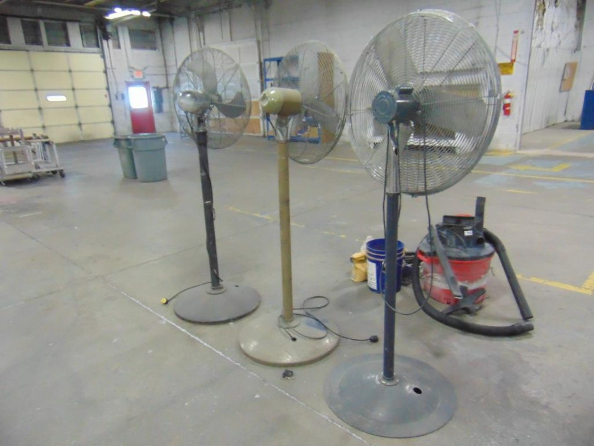 3 Pedestal Fans - Image 3 of 4