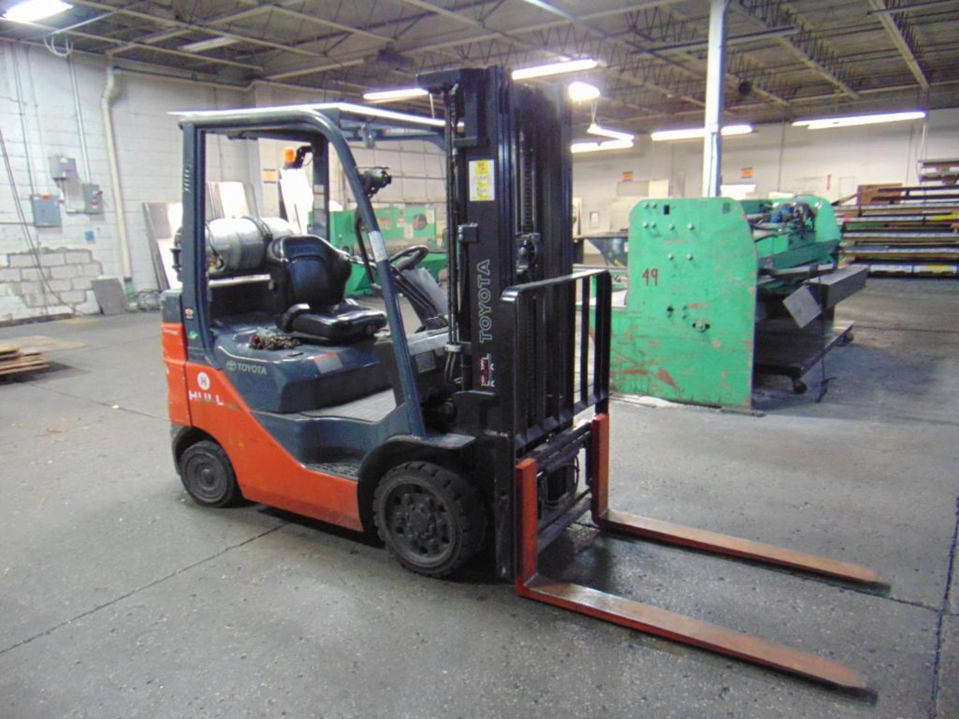 Toyota 8FGCU25 Forklift - Image 10 of 16