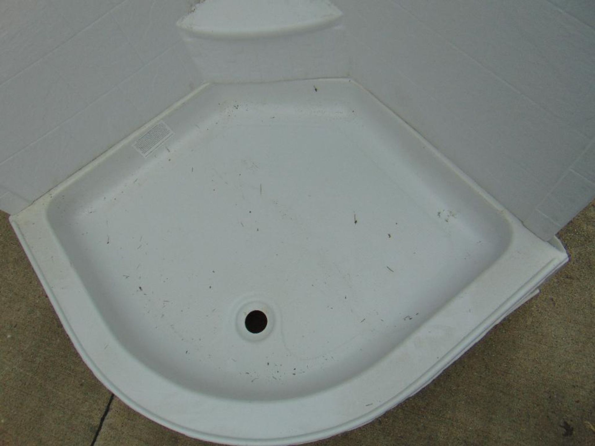 Corner Shower Pan And Surround - Image 2 of 4
