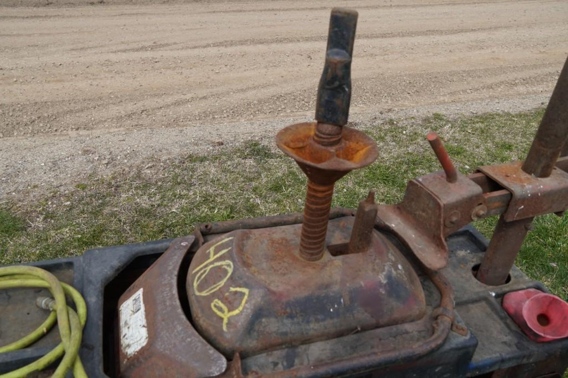 Coats Center Post Tire Changer - Image 12 of 18