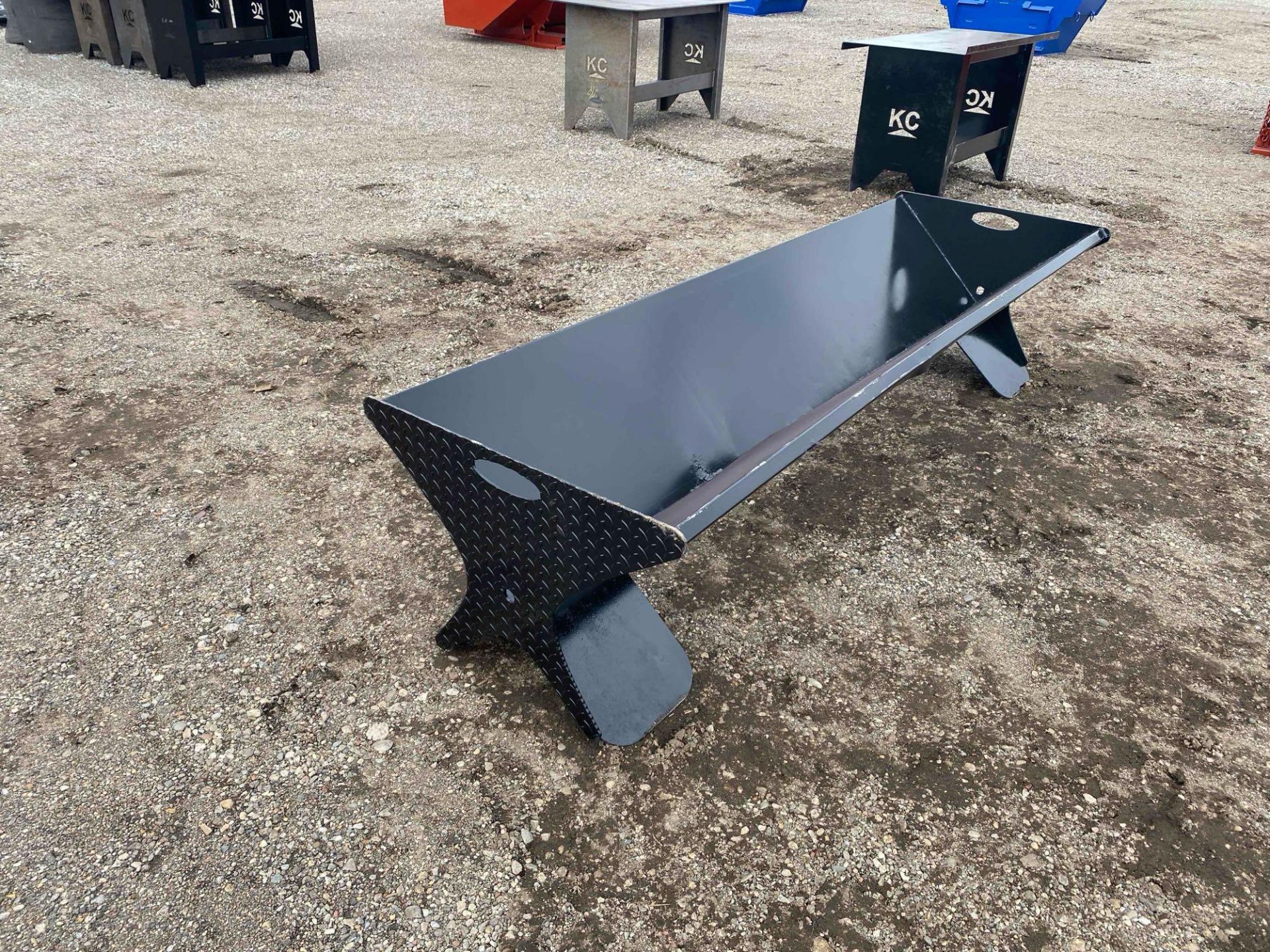 New Heavy Duty 90" Cattle Feeder - Bild 3 aus 5