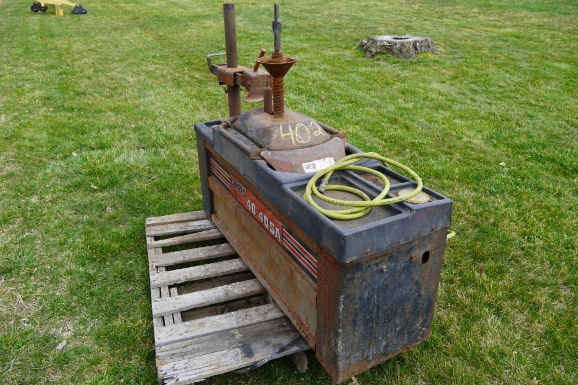 Coats Center Post Tire Changer - Image 3 of 18