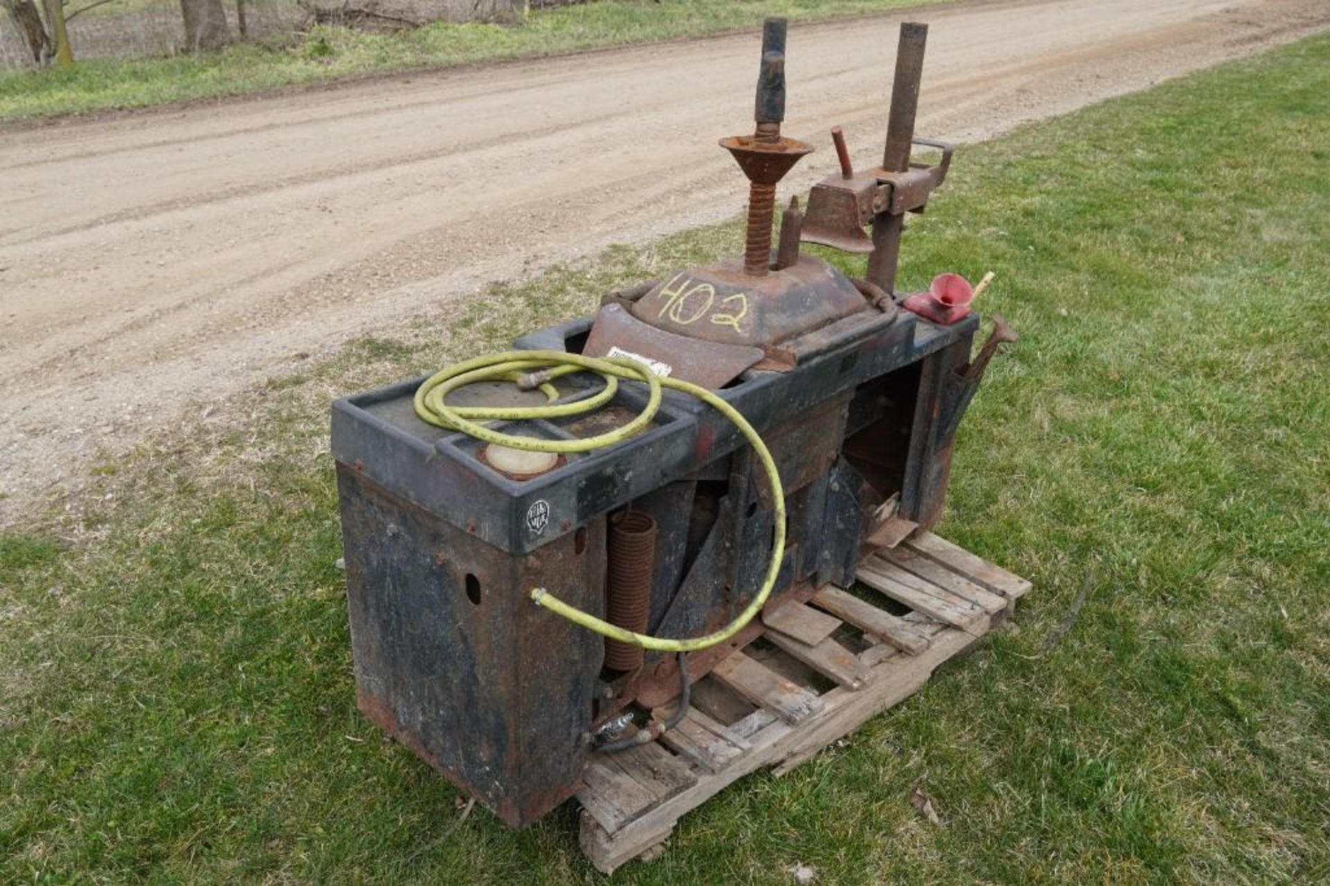 Coats Center Post Tire Changer - Image 5 of 18