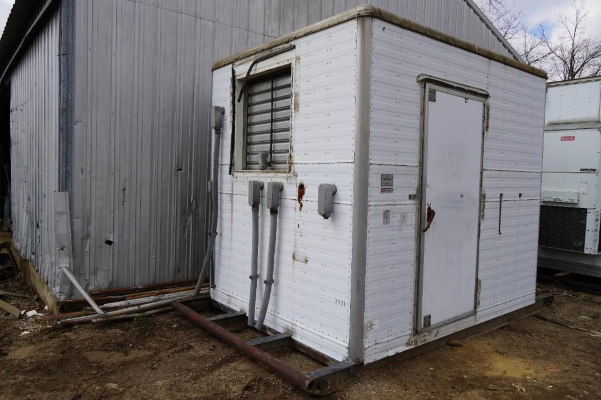 Microvan Mobile International Insulated Aluminum Mobile Building - Image 3 of 16