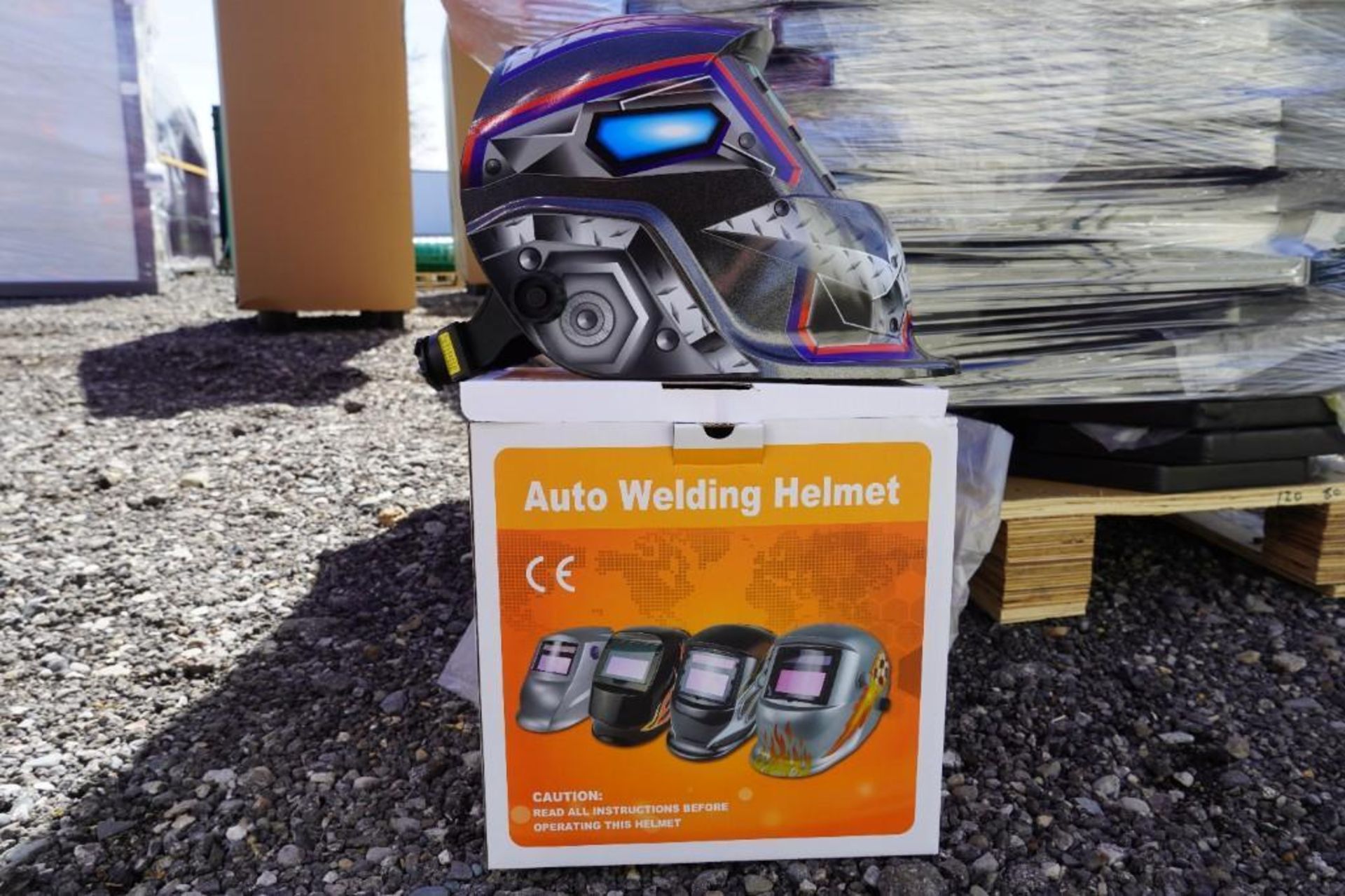 New Auto Darkening Welding Helmet