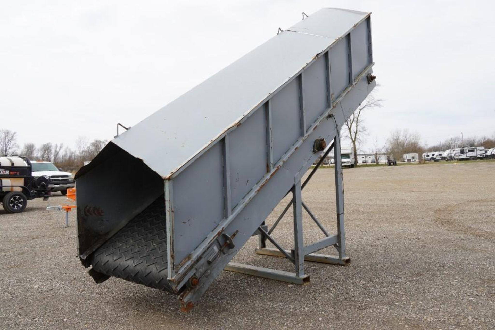 Enclosed Incline Belt Conveyor - Image 4 of 27