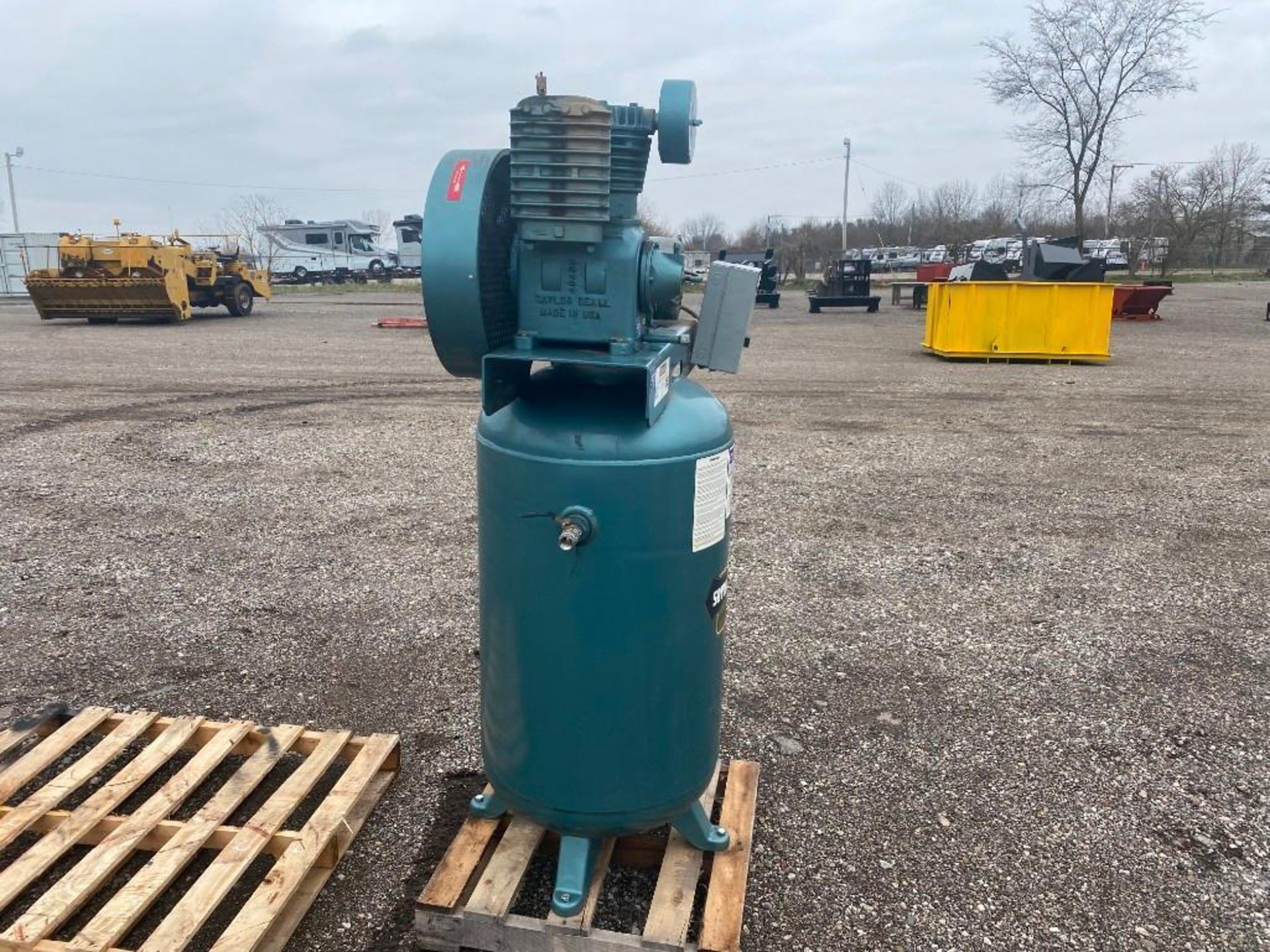 Saylor-Beall Air Compressor - Image 3 of 10