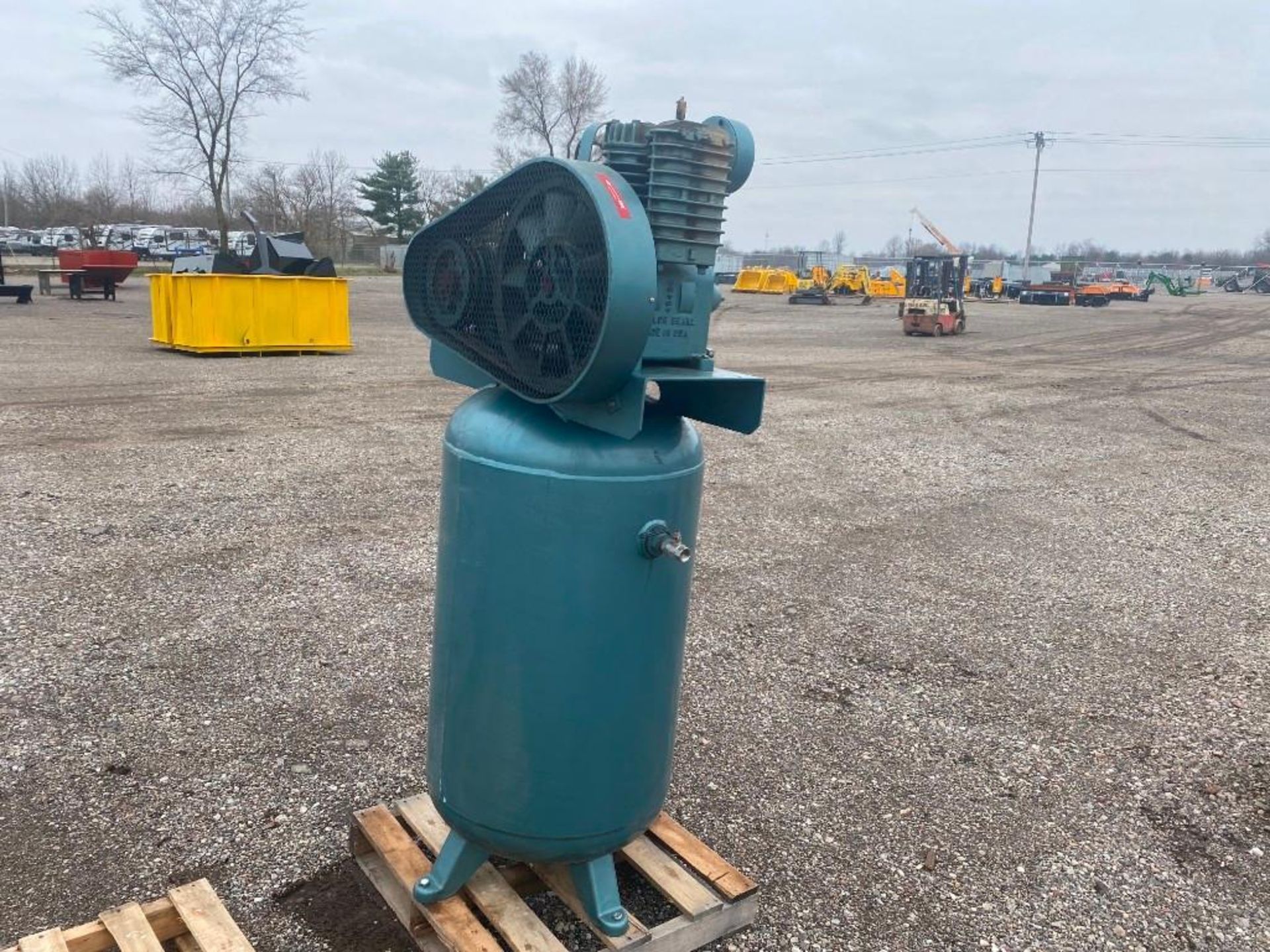 Saylor-Beall Air Compressor - Image 4 of 10