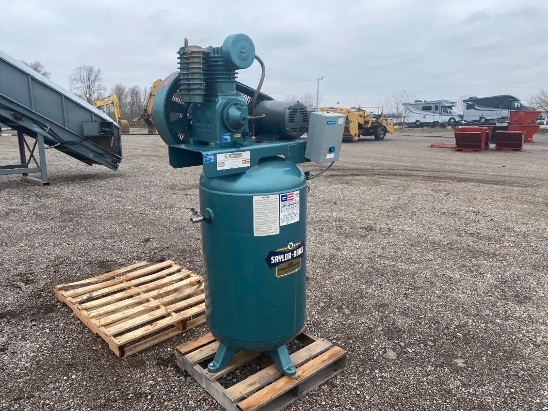 Saylor-Beall Air Compressor - Image 2 of 10