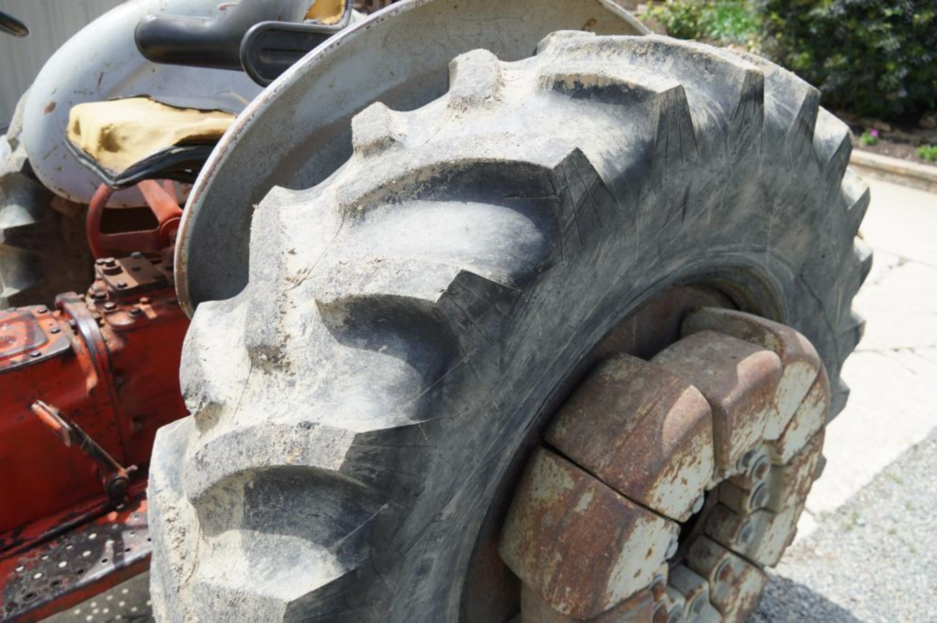 Ford 801 Powermaster Tractor - Image 29 of 37