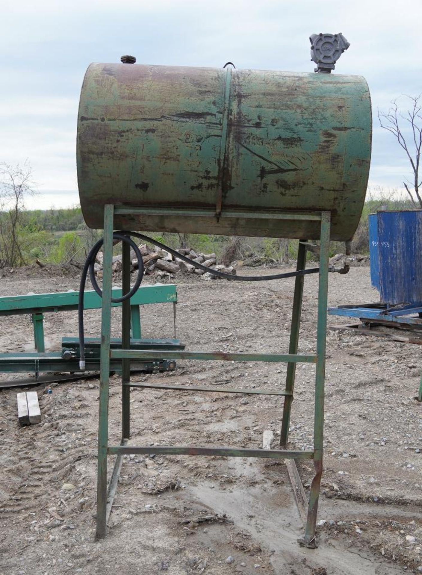 Fuel Tank on Stand - Image 4 of 6