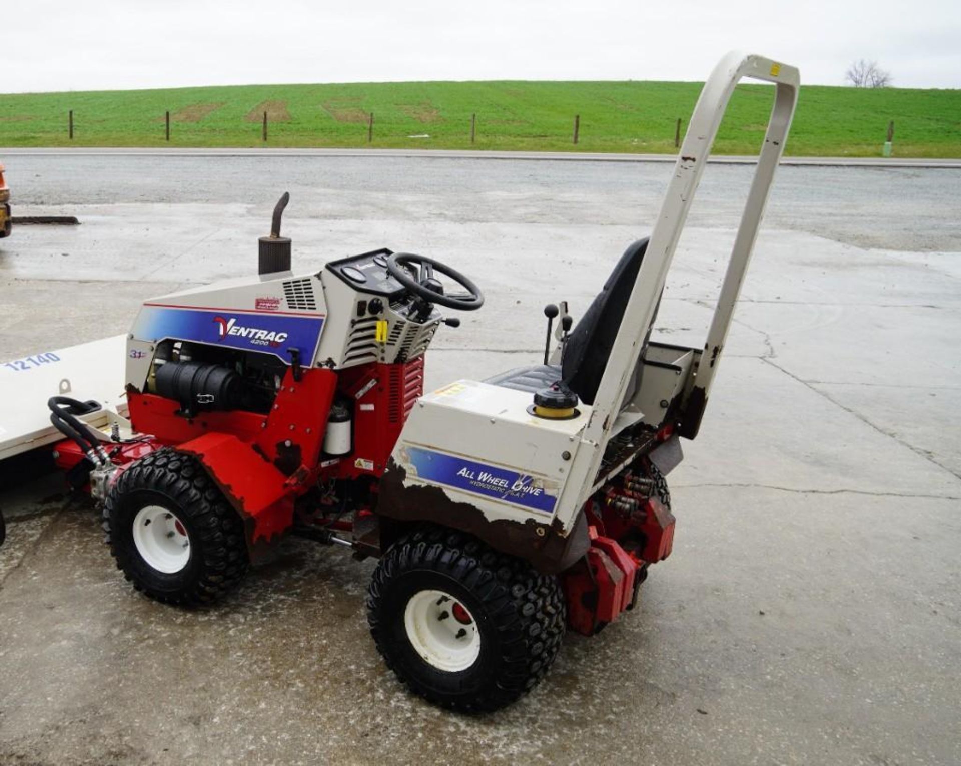 Ventrac 4200 Tractor - Image 10 of 37