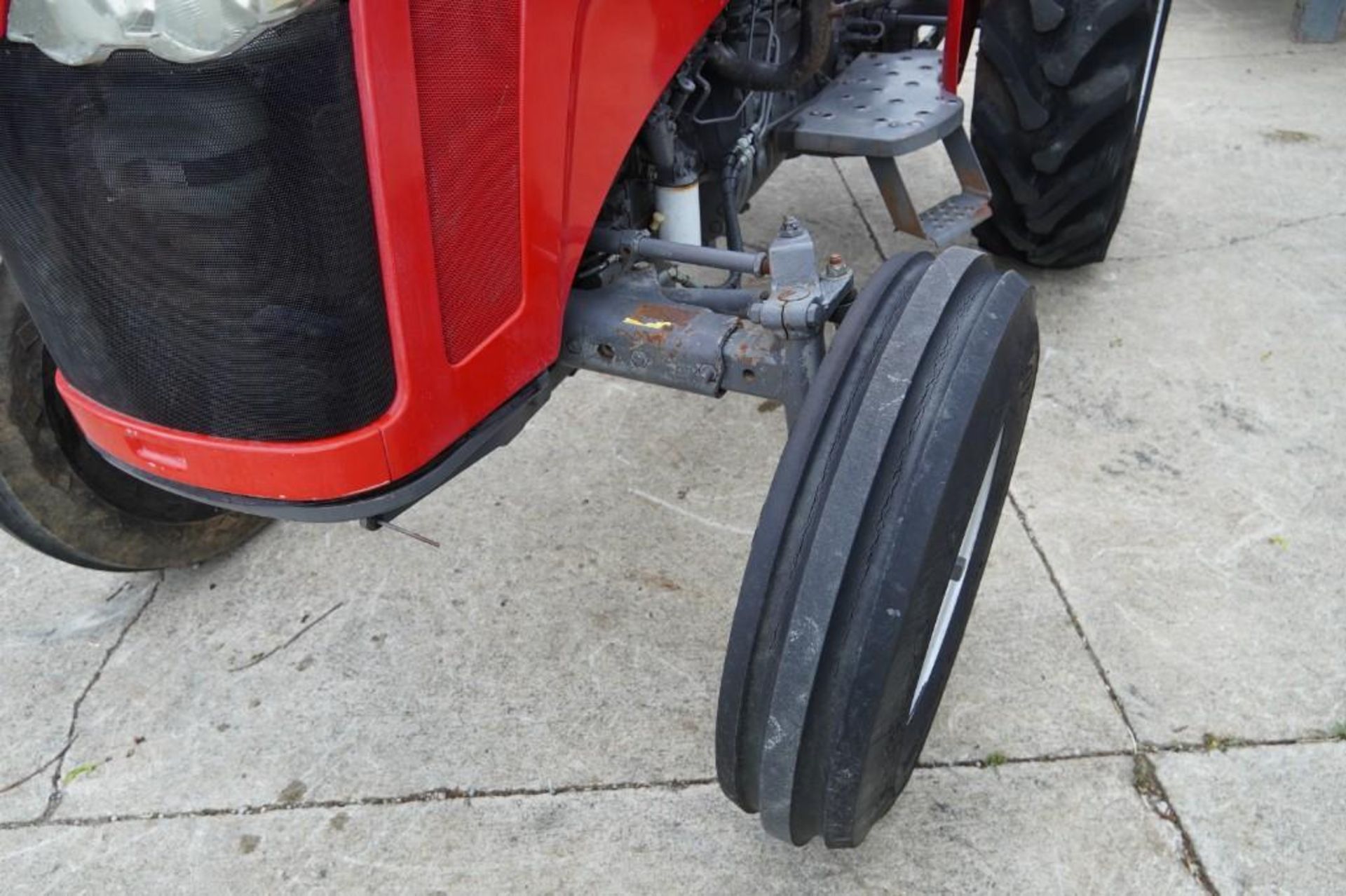 Massey Ferguson 2605 Tractor - Image 12 of 35