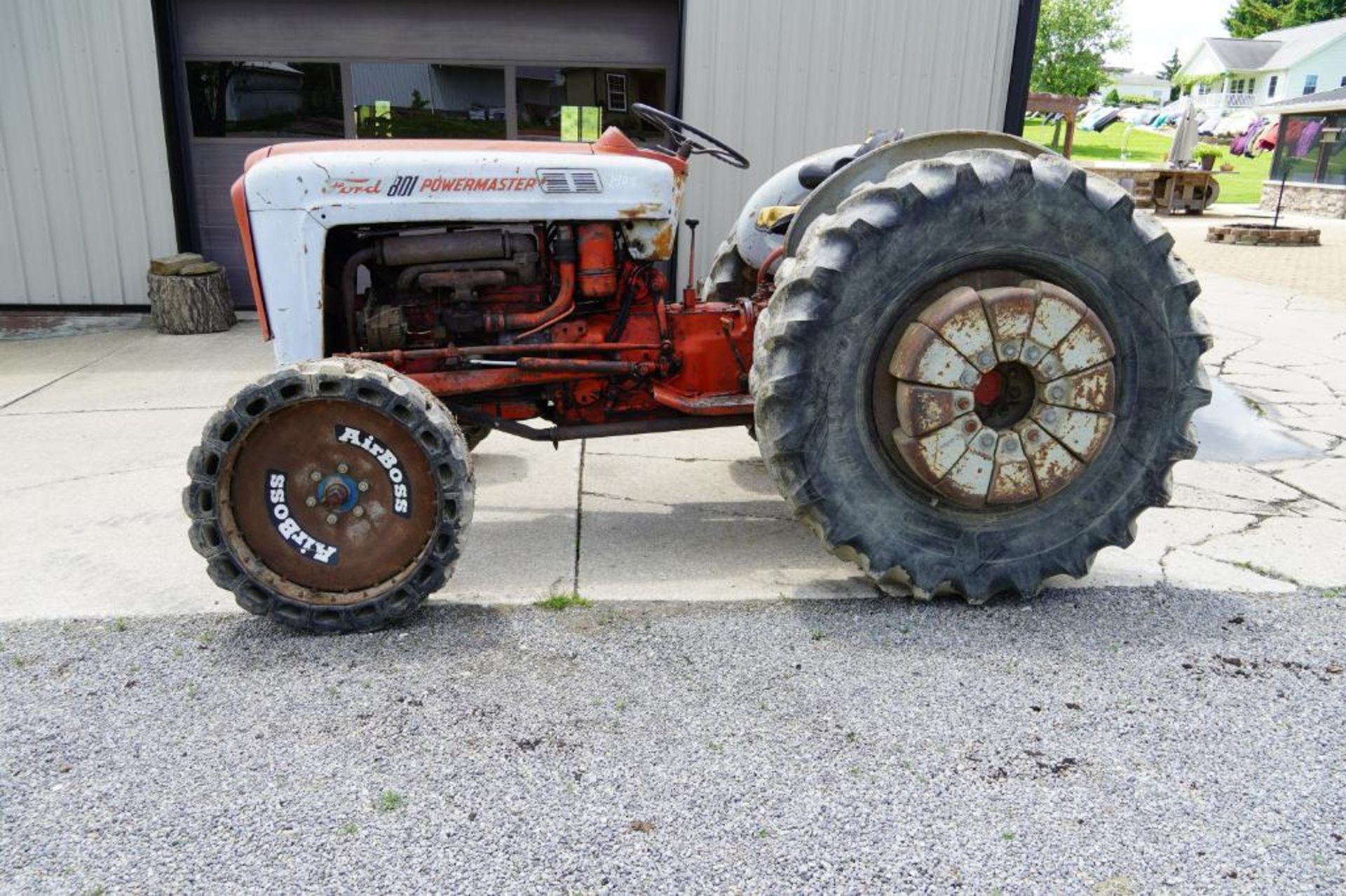 Ford 801 Powermaster Tractor - Image 2 of 37