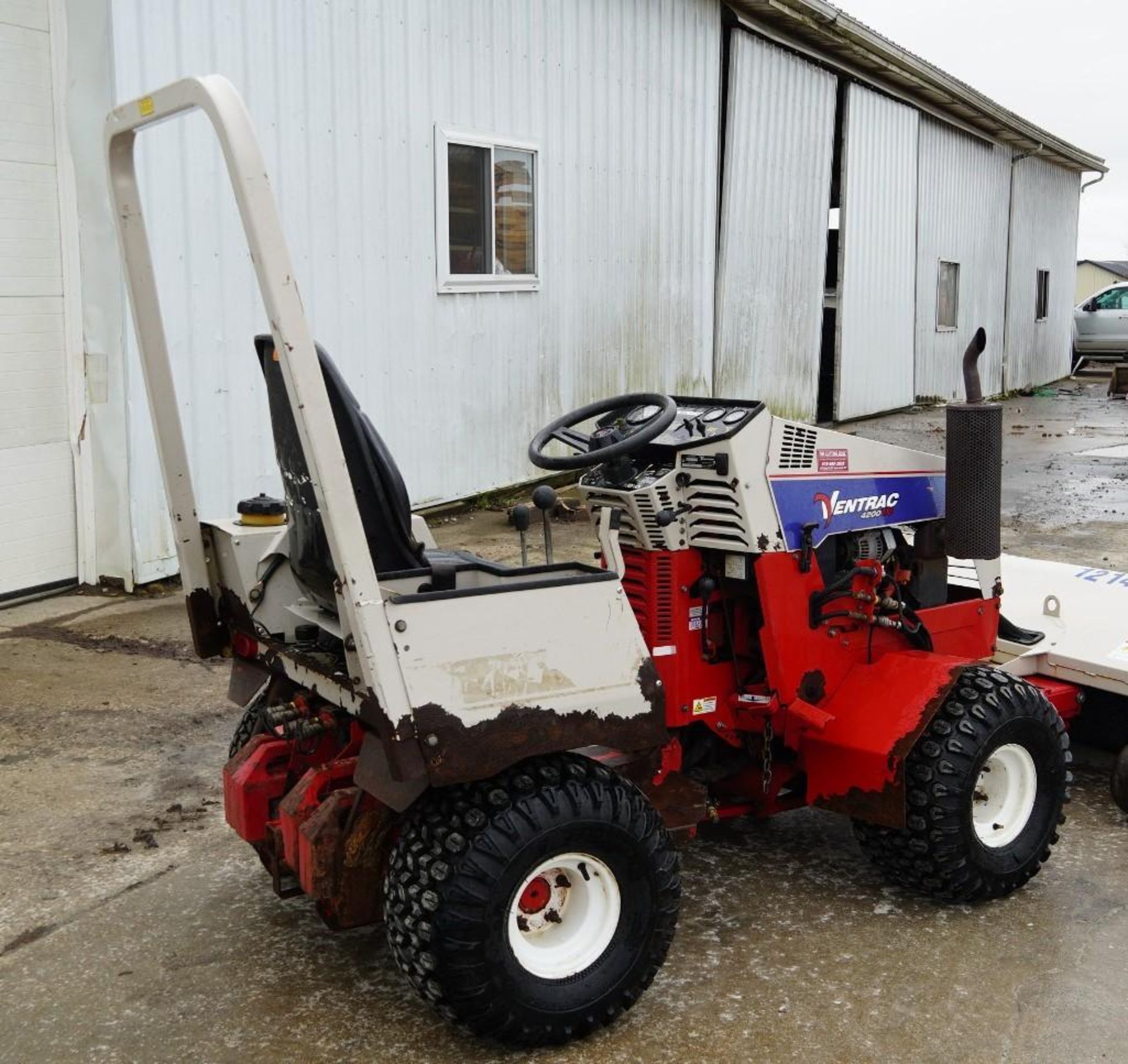 Ventrac 4200 Tractor - Image 11 of 37