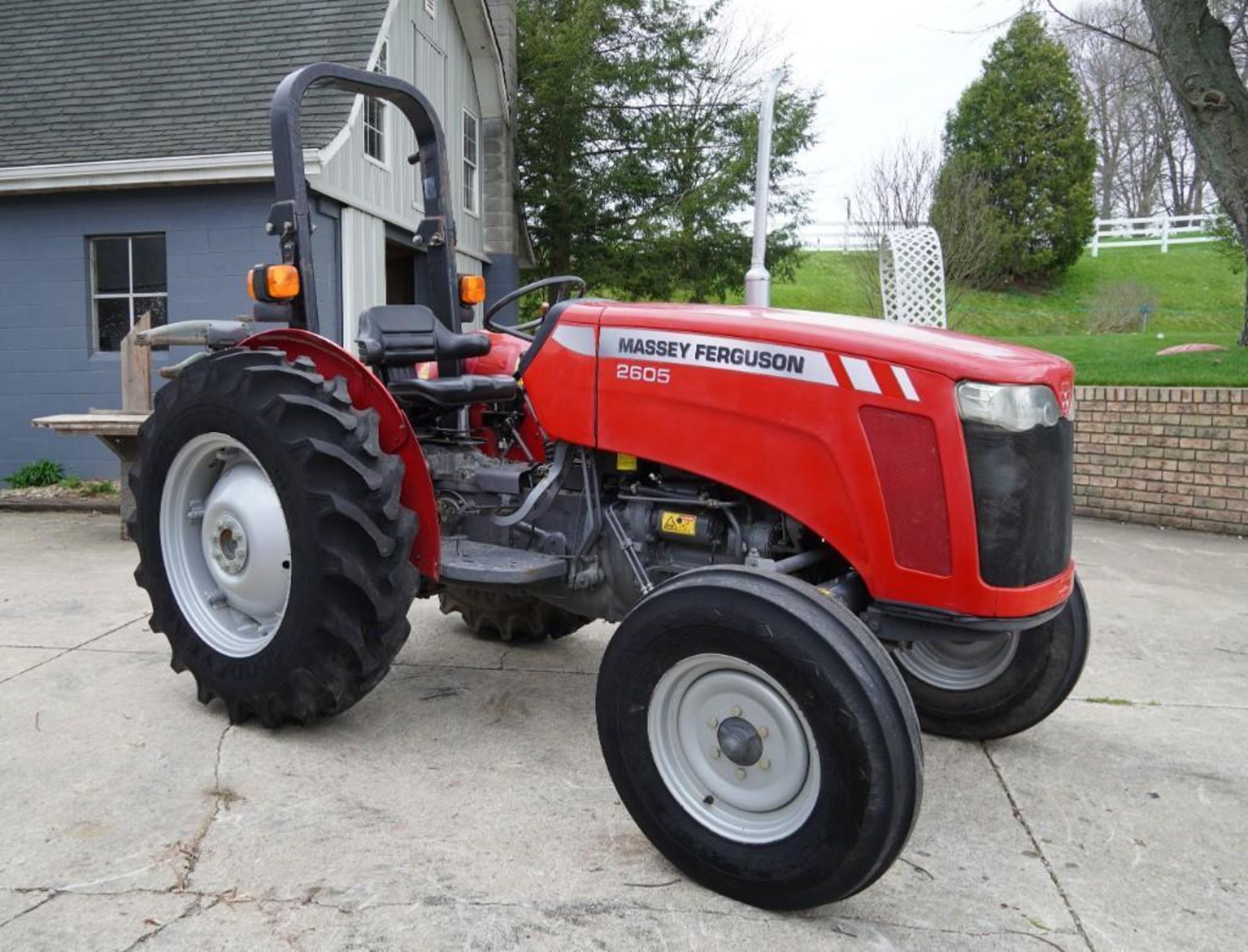 Massey Ferguson 2605 Tractor - Image 11 of 35