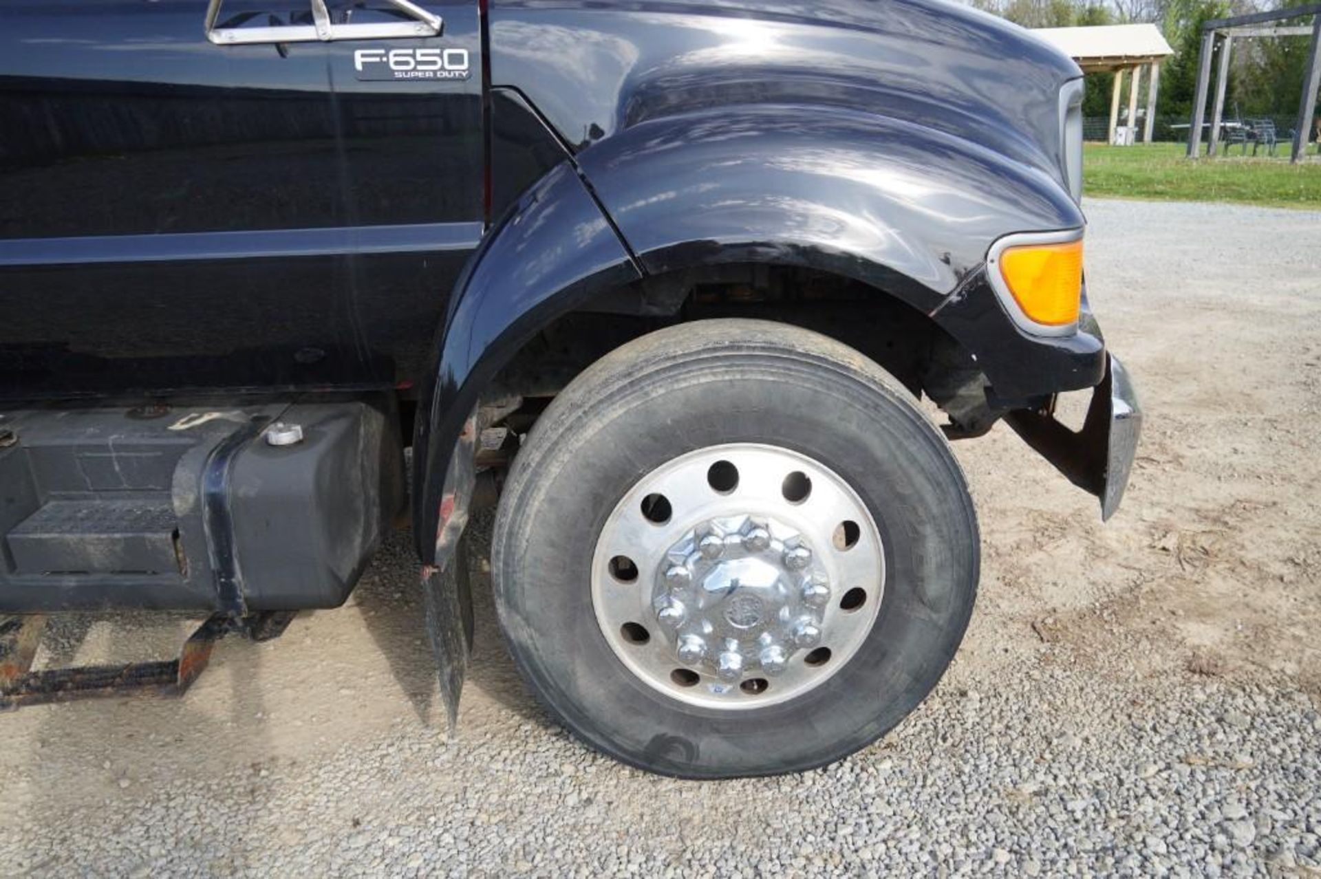 2000 Ford F-650 Super Duty XLT Service Truck - Image 58 of 67