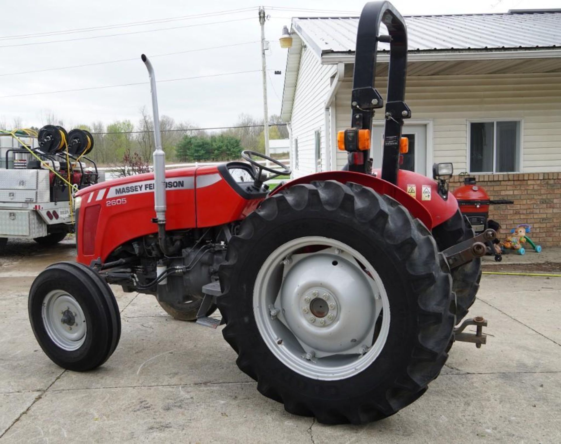 Massey Ferguson 2605 Tractor - Image 9 of 35