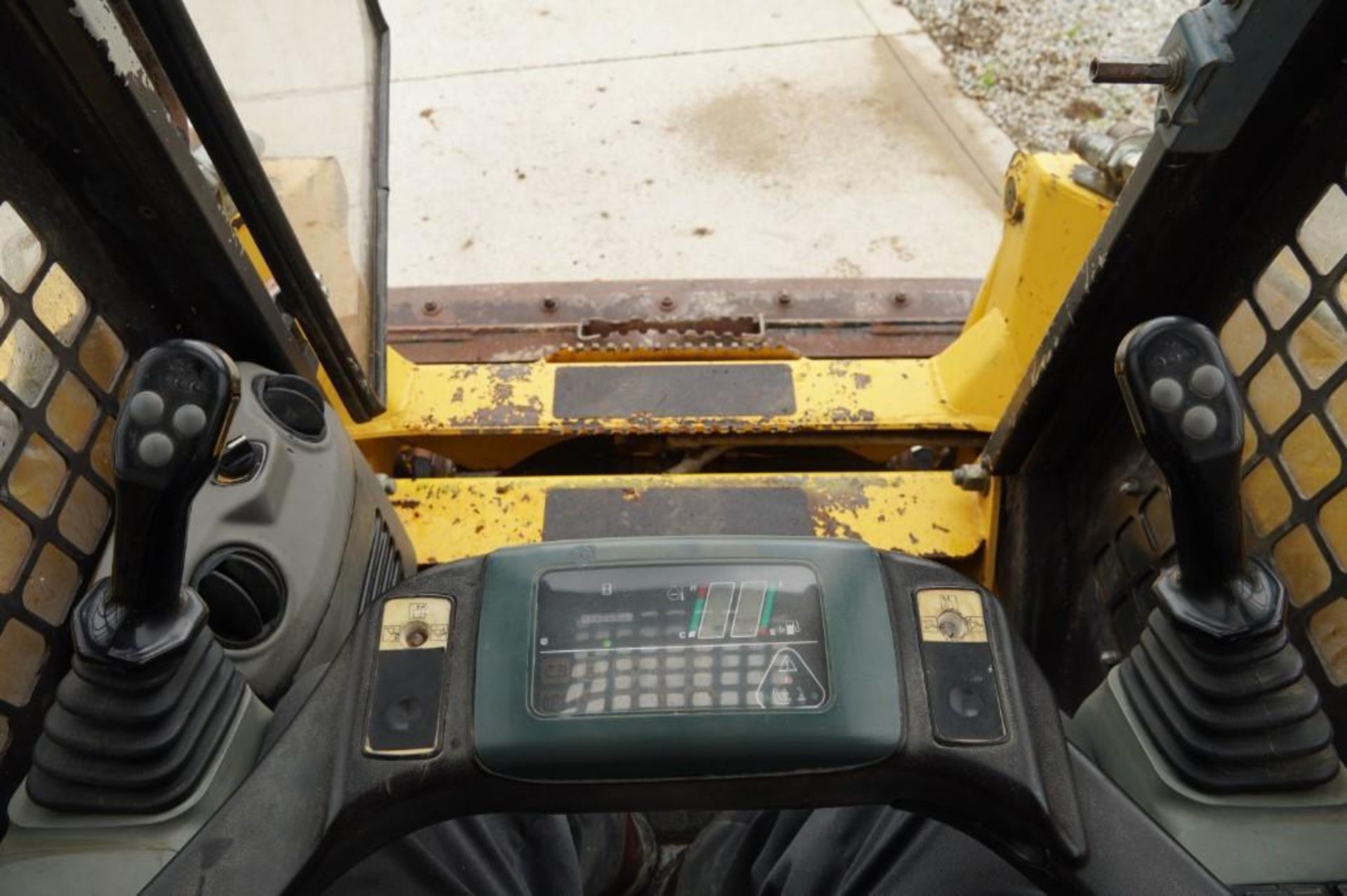 Komat'su SK820 Skid Steer* - Image 17 of 52